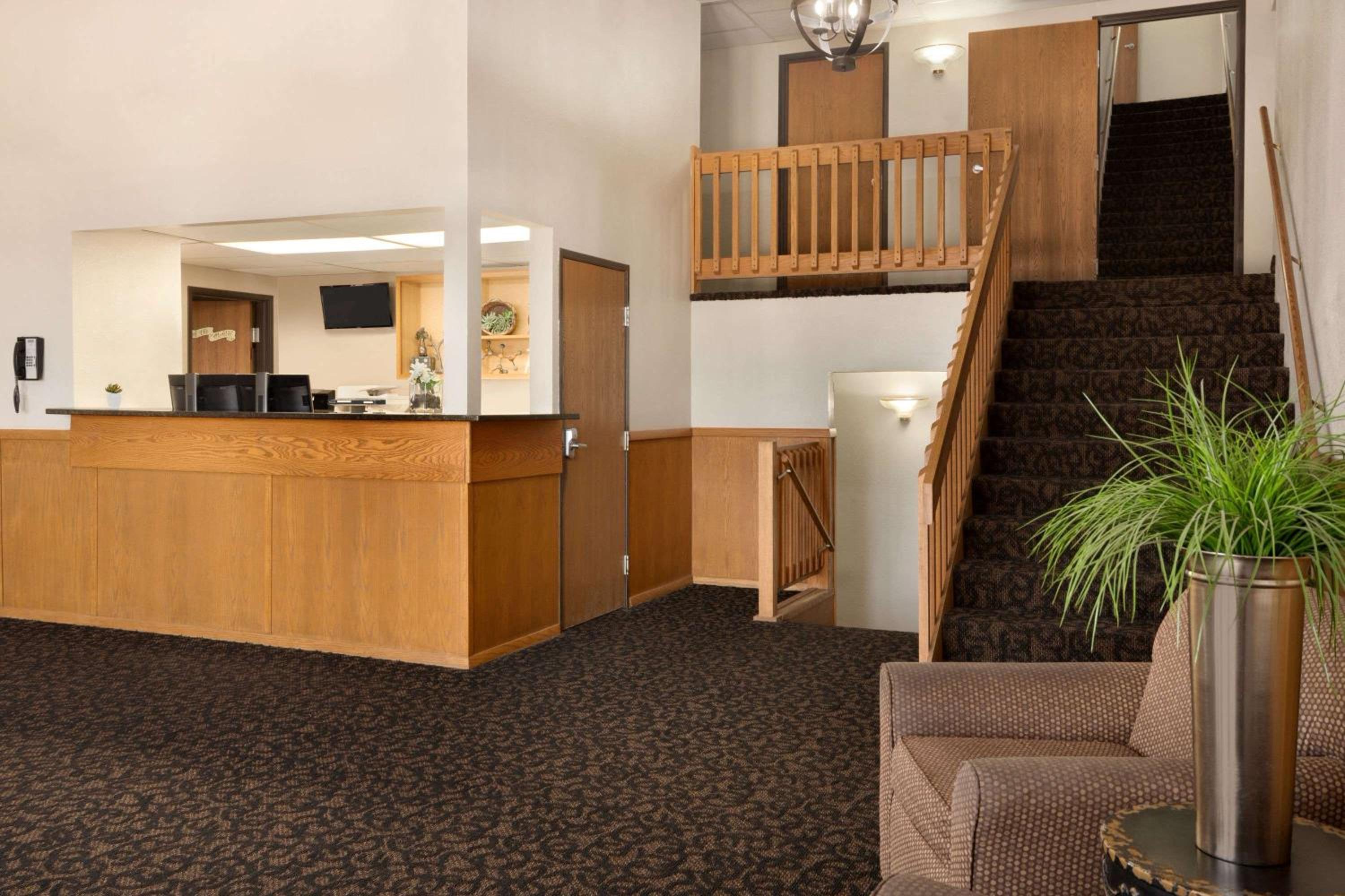 Jefferson City Vacations - Travelodge by Wyndham Jefferson City - Property Image 5