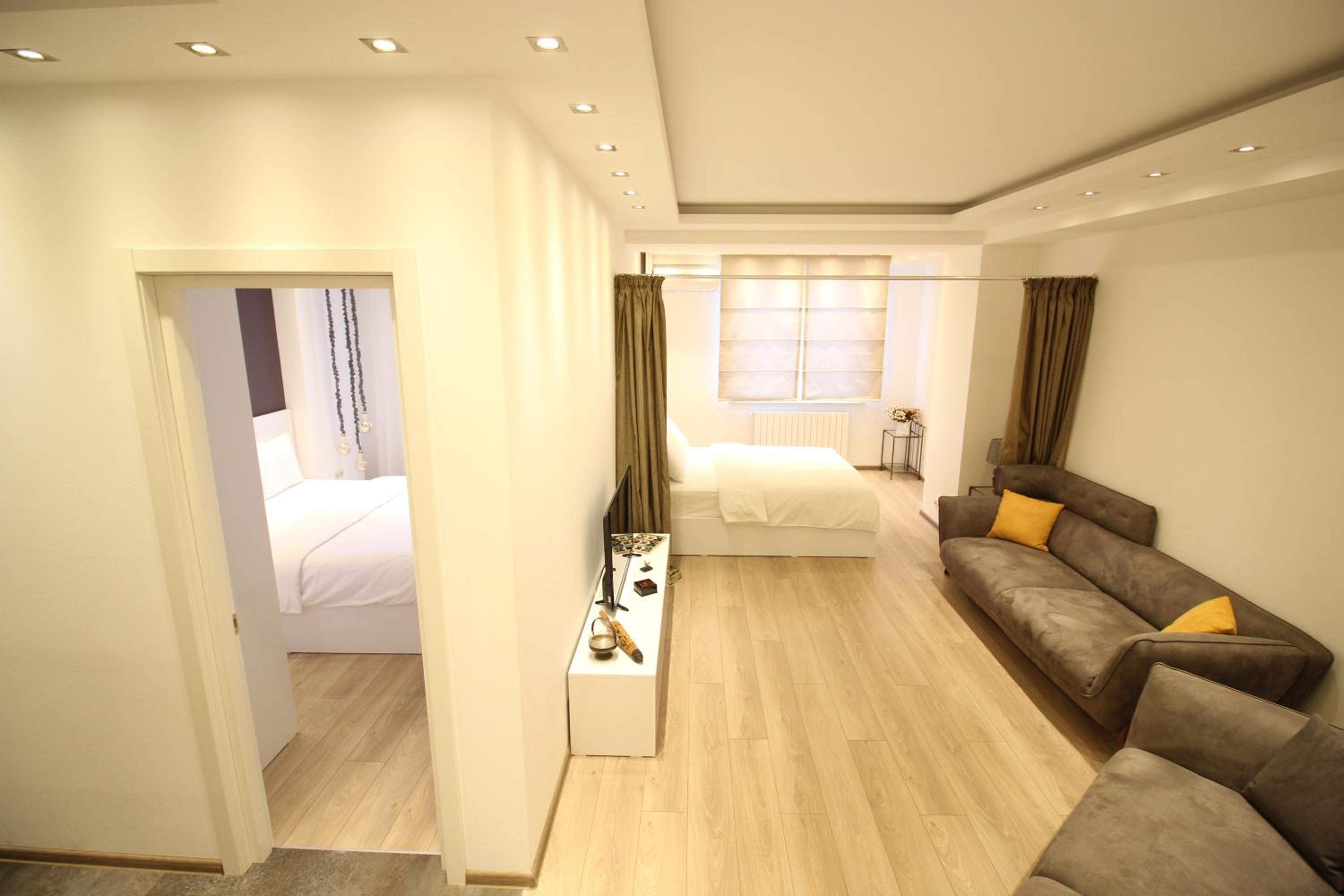 Maxela Apartments — photo 40