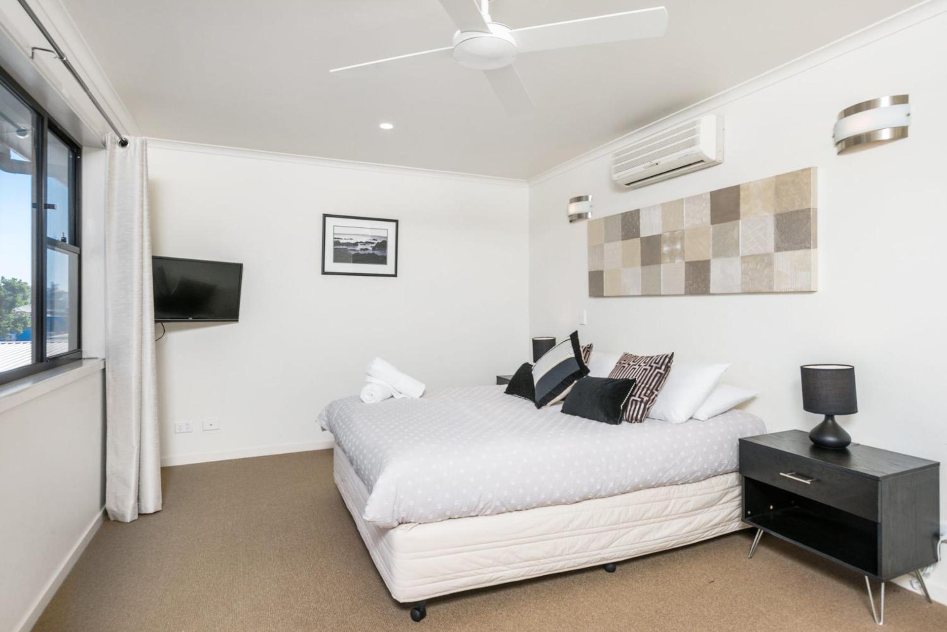 Absolute Solace - 2 - 8 Lawson Street