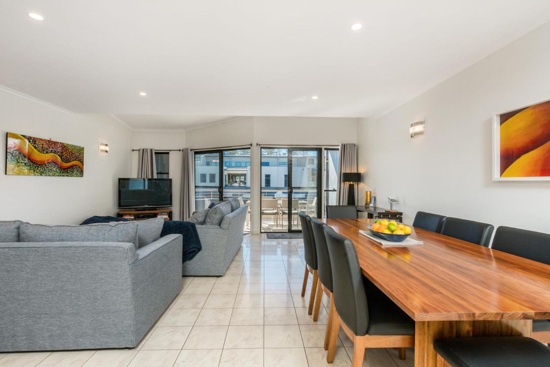 Absolute Solace - 2 - 8 Lawson Street