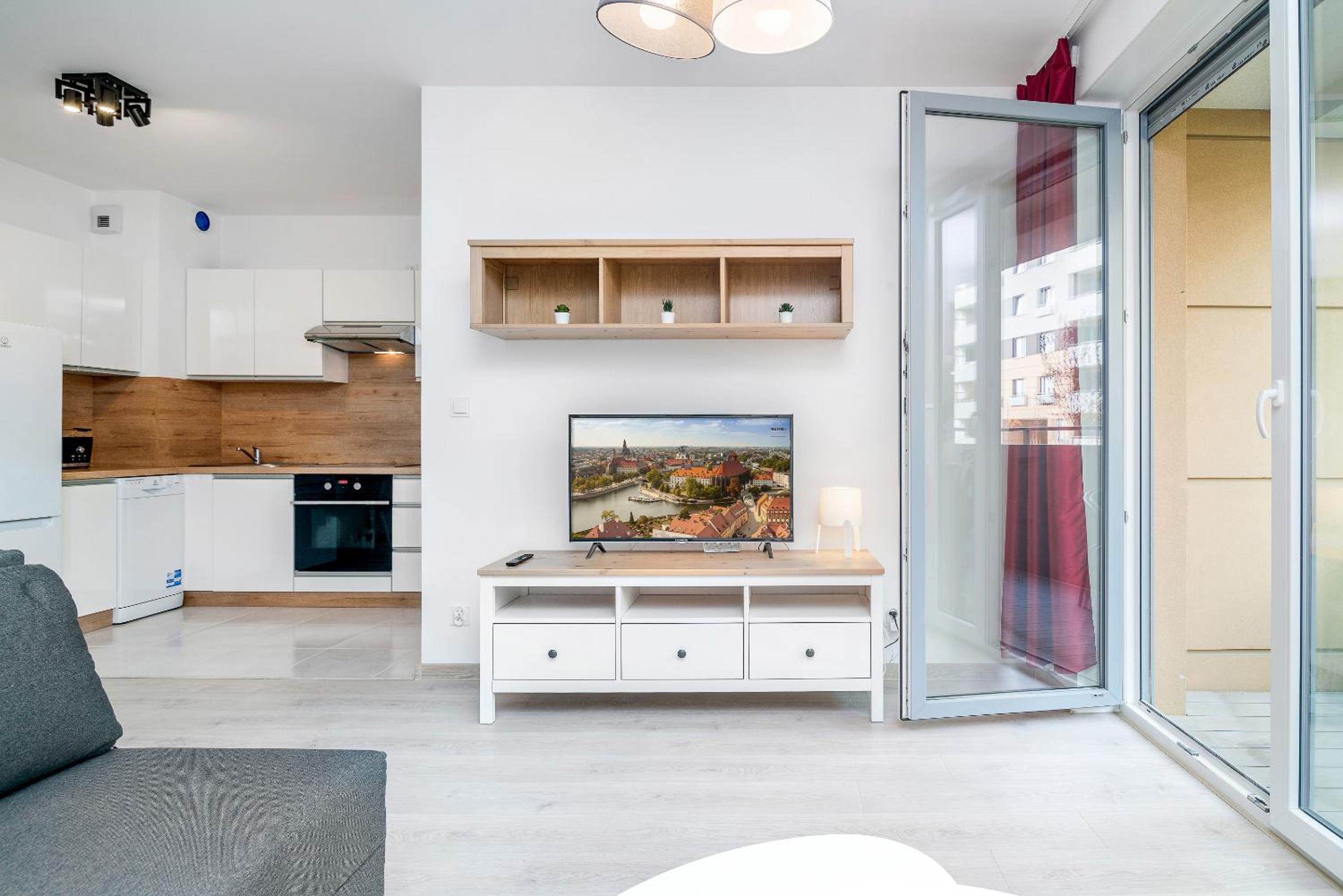Exclusive Apartments Tęczowa with underground PARKING by Renters view 2
