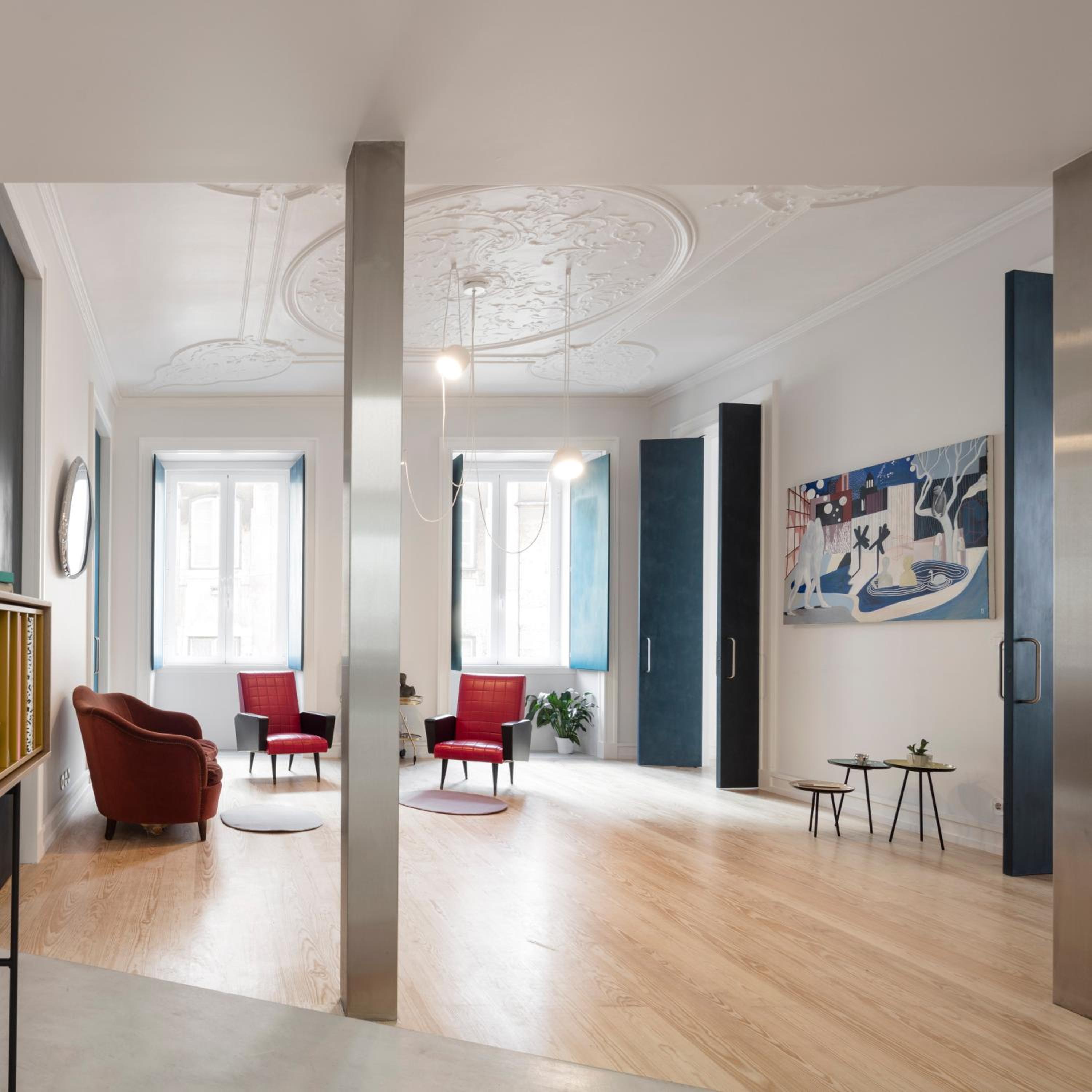 Awarded 3 bedrooms upscale flat@Chiado Bairro Alto view 2
