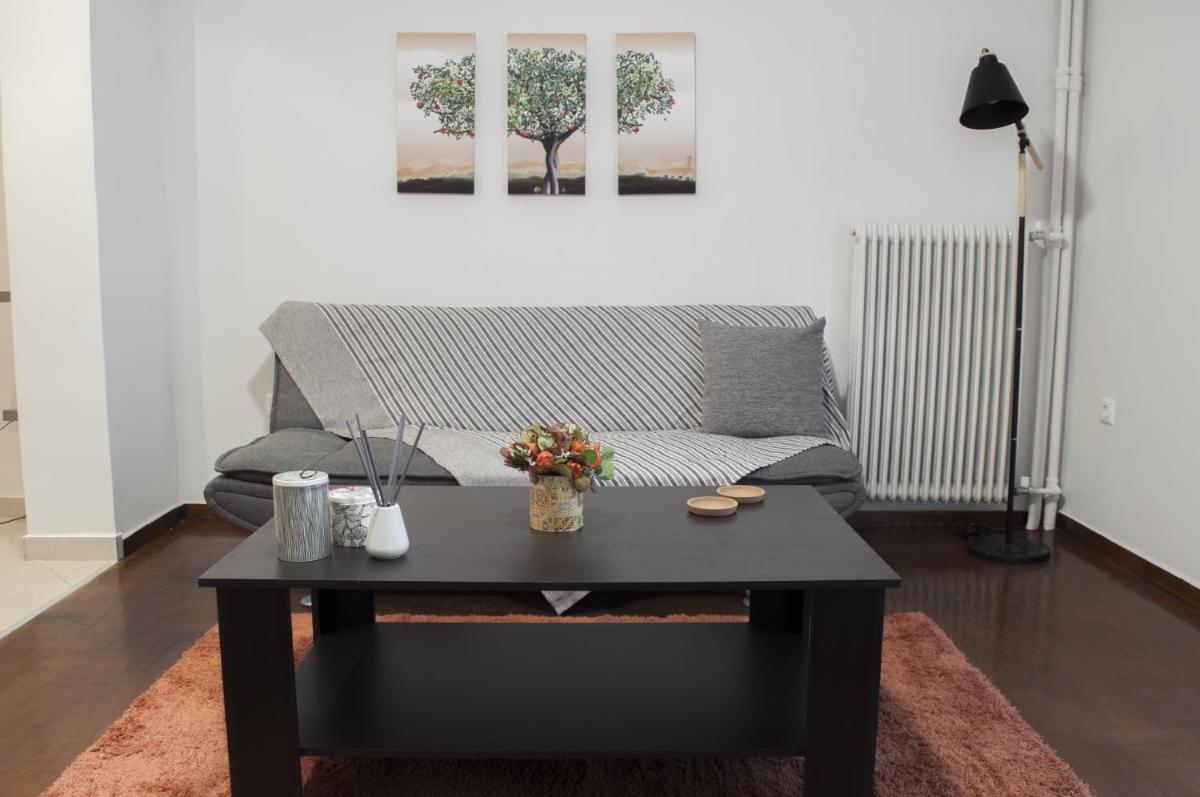 Modern apartment, EXCELLENT and VIBRANT location!! photo 5