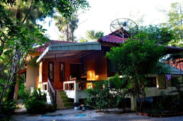 บ้านสนมณีโฮมสเตย์ Bansonmanee Homestay