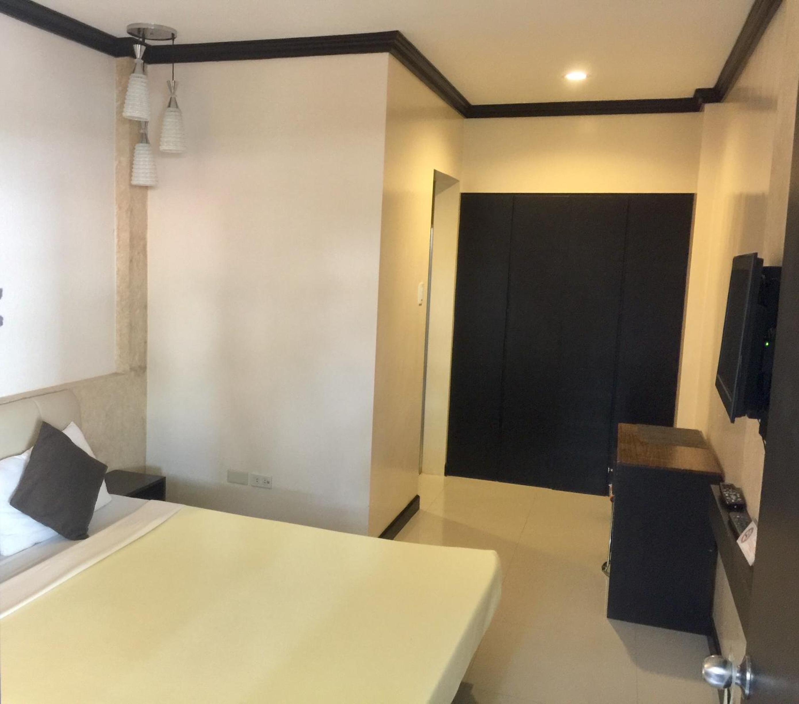 Pacific Palm Suites Davao powered by Cocotel