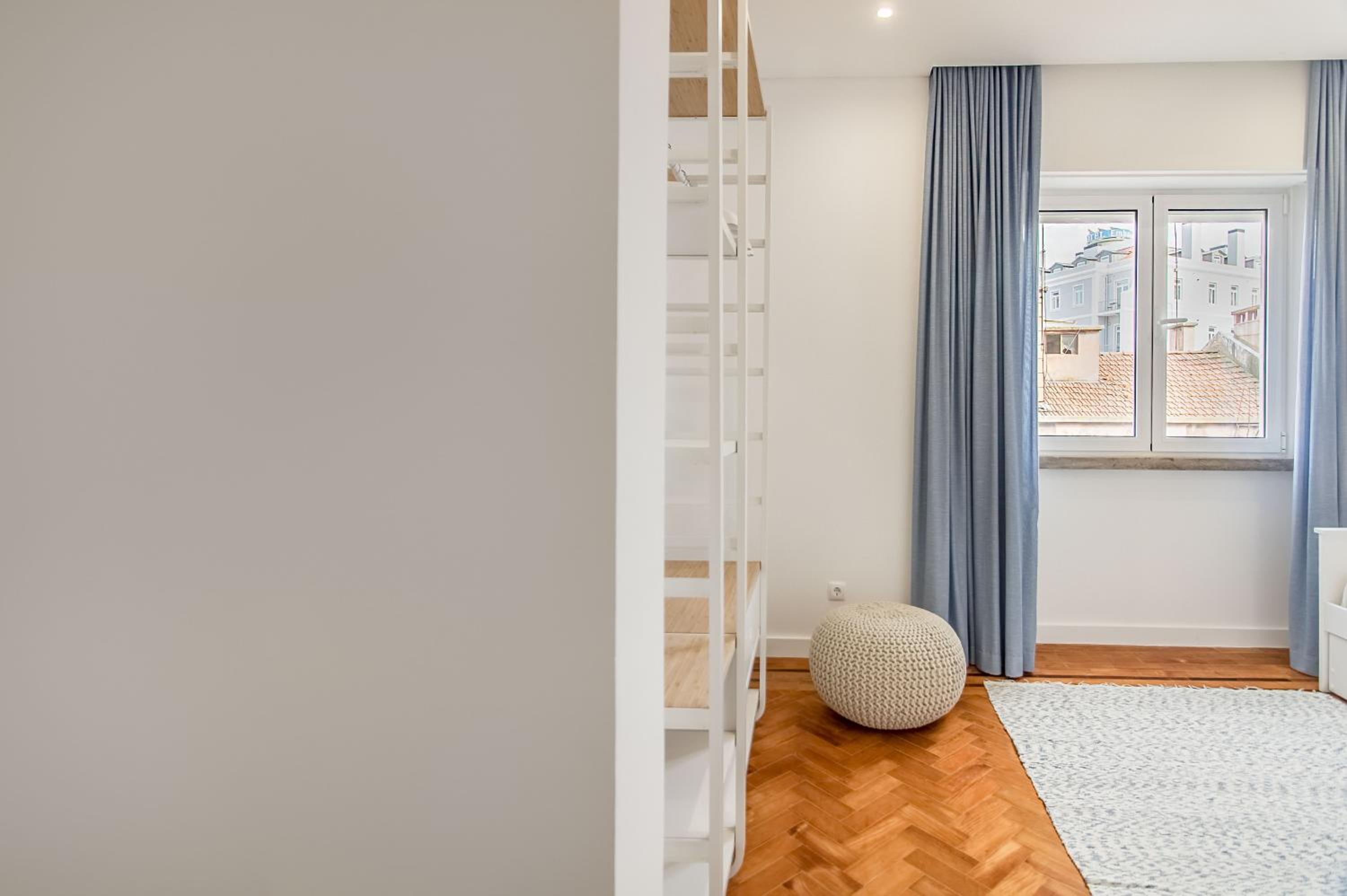 Marquês de Pombal Metropolitan Flat view 3
