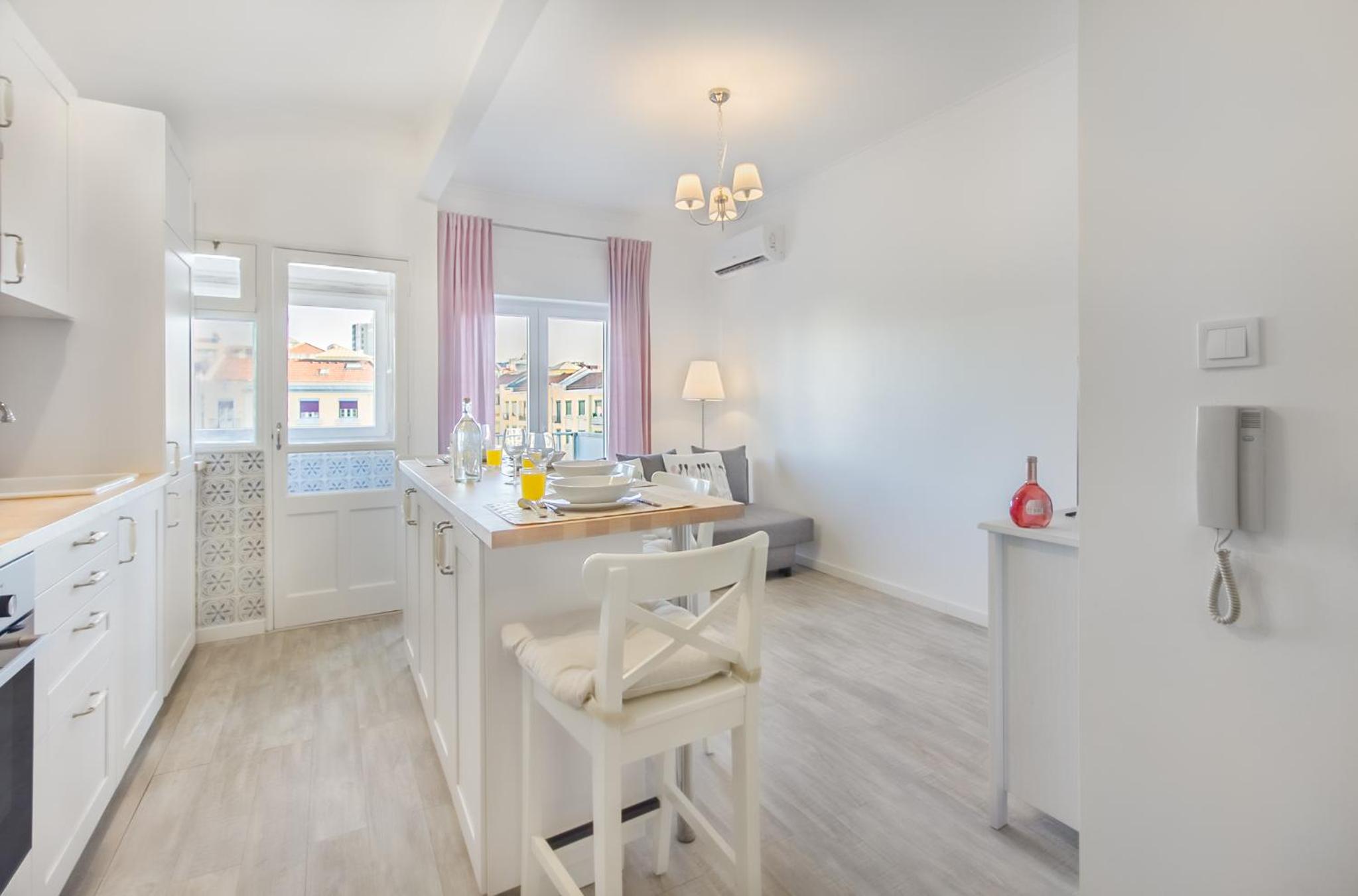 Roma Cozy Flat with Balcony view 5
