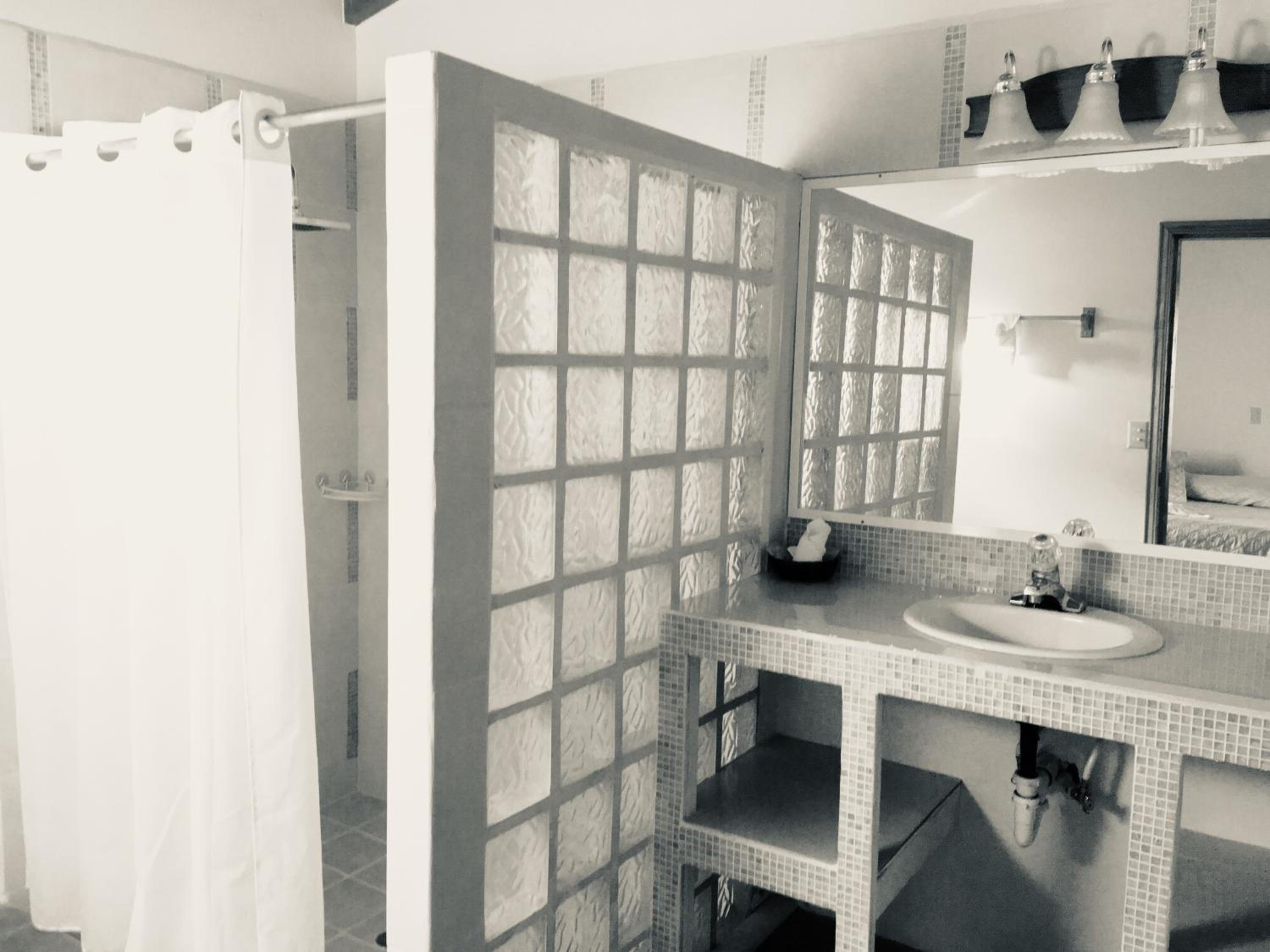 The Log Cab-Inn