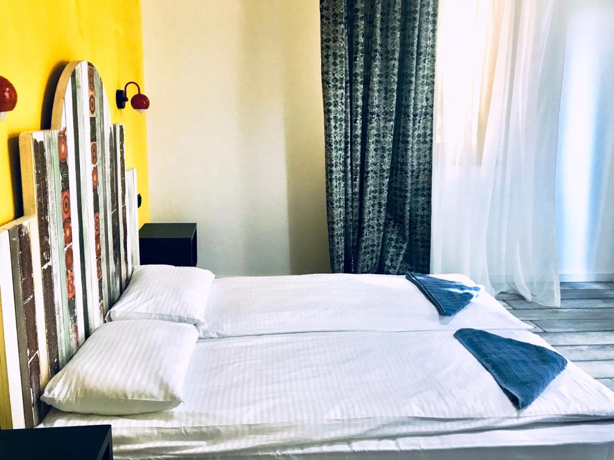 City Center Apartments by Happy Place
