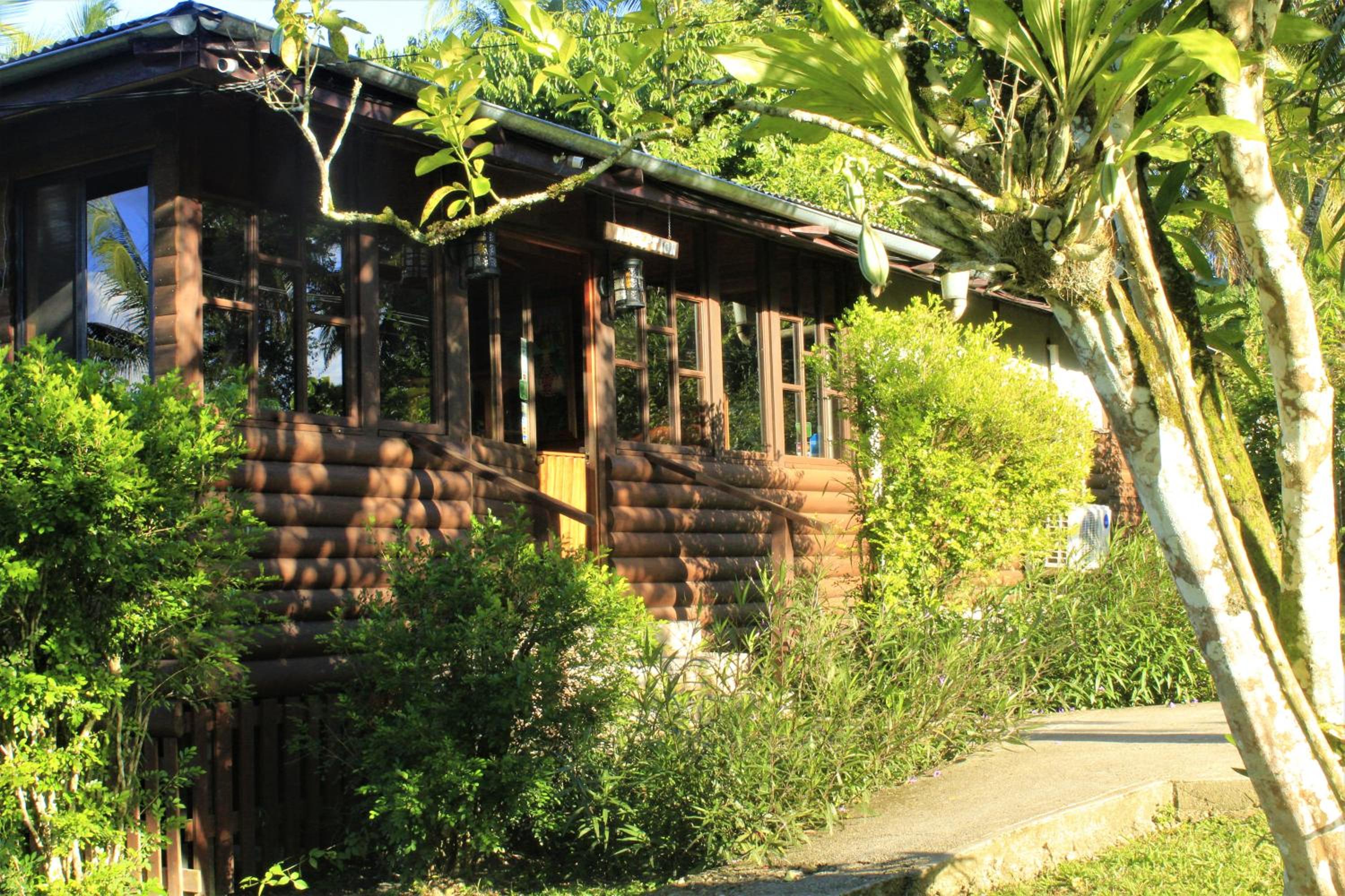 The Log Cab-Inn