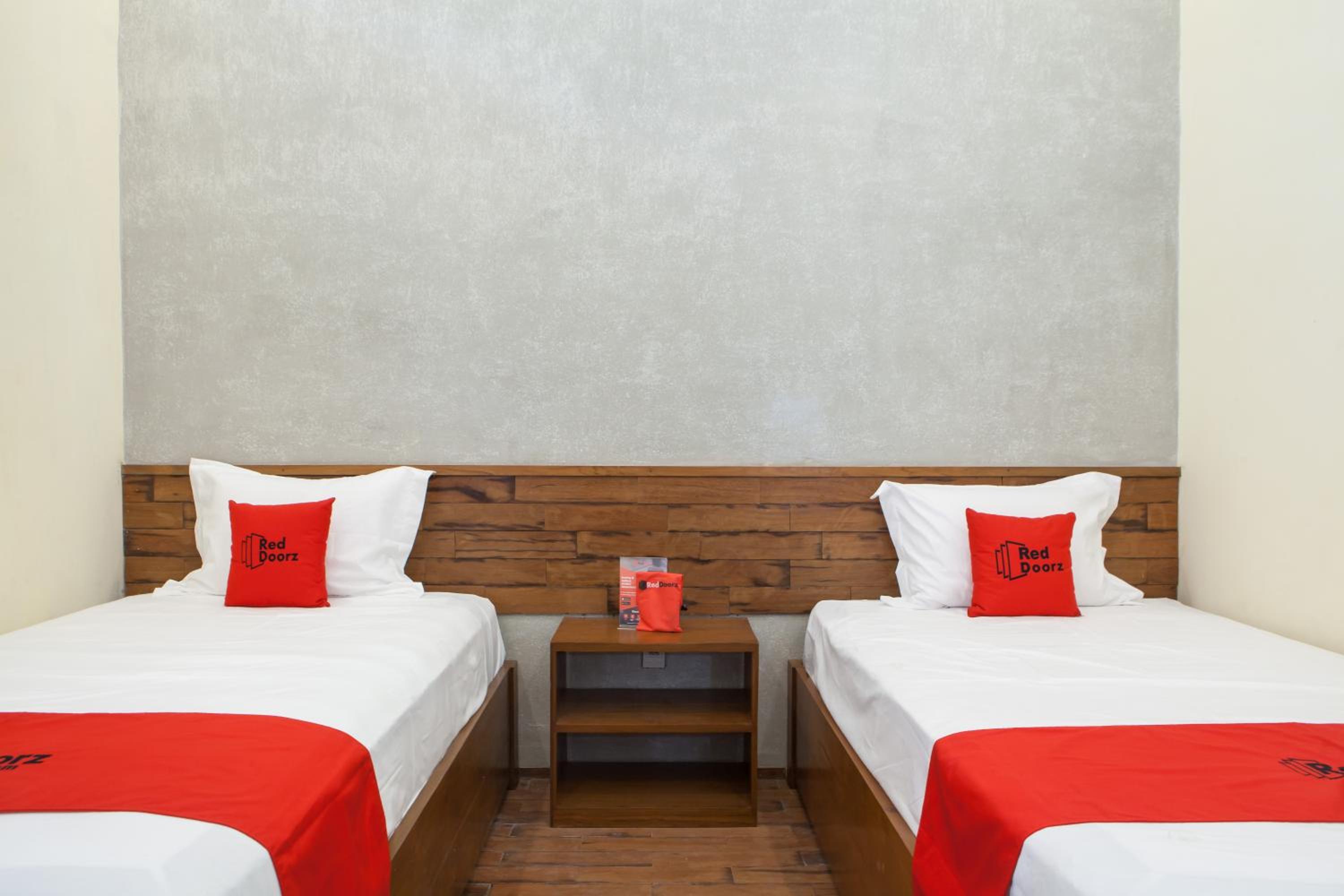 RedDoorz near Baluran National Park, Pandean - 23