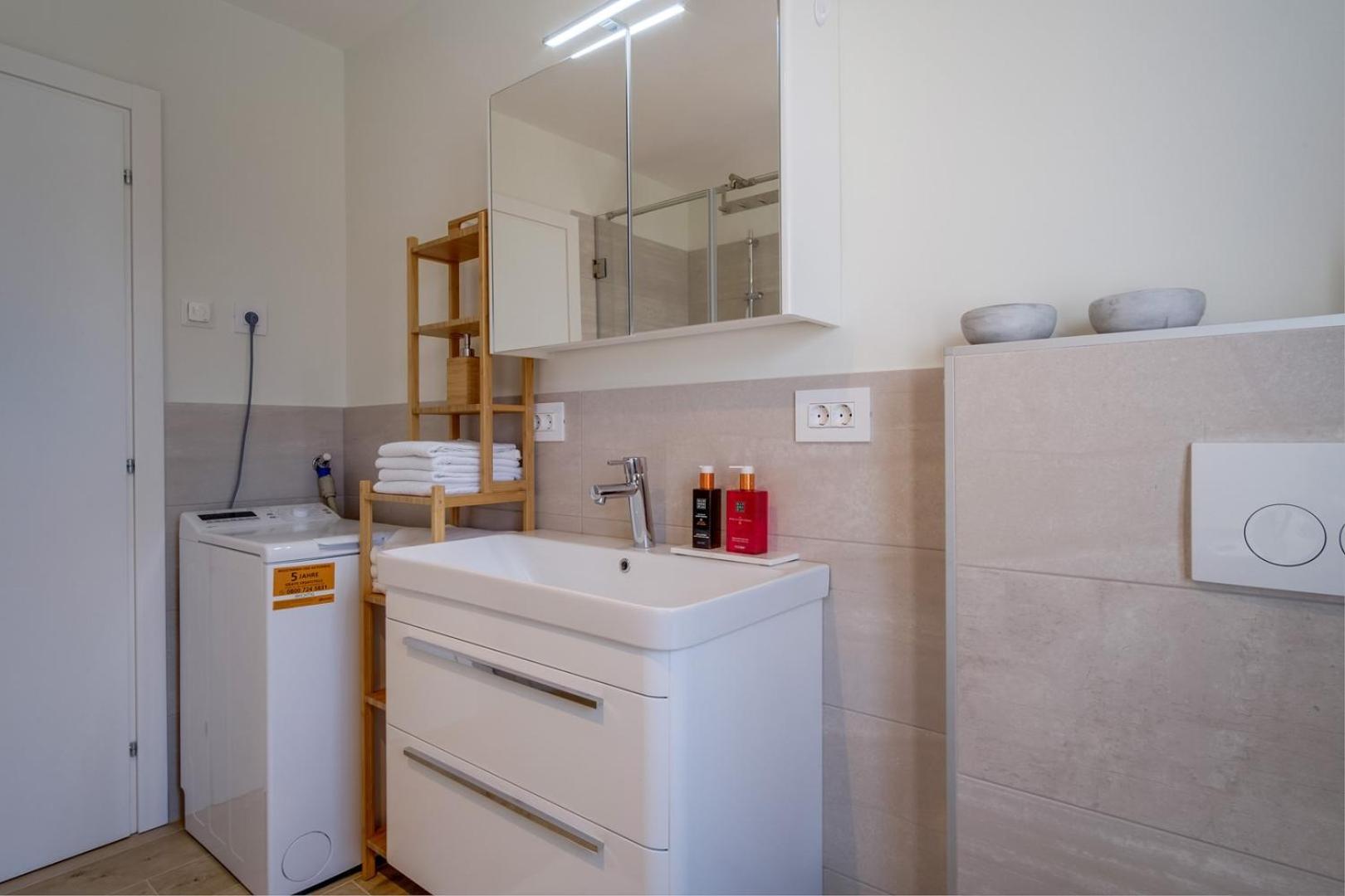 Penthouse Design & Beach Ferienwohnung direkt am Meer mit unverbautem Blick über die Adria