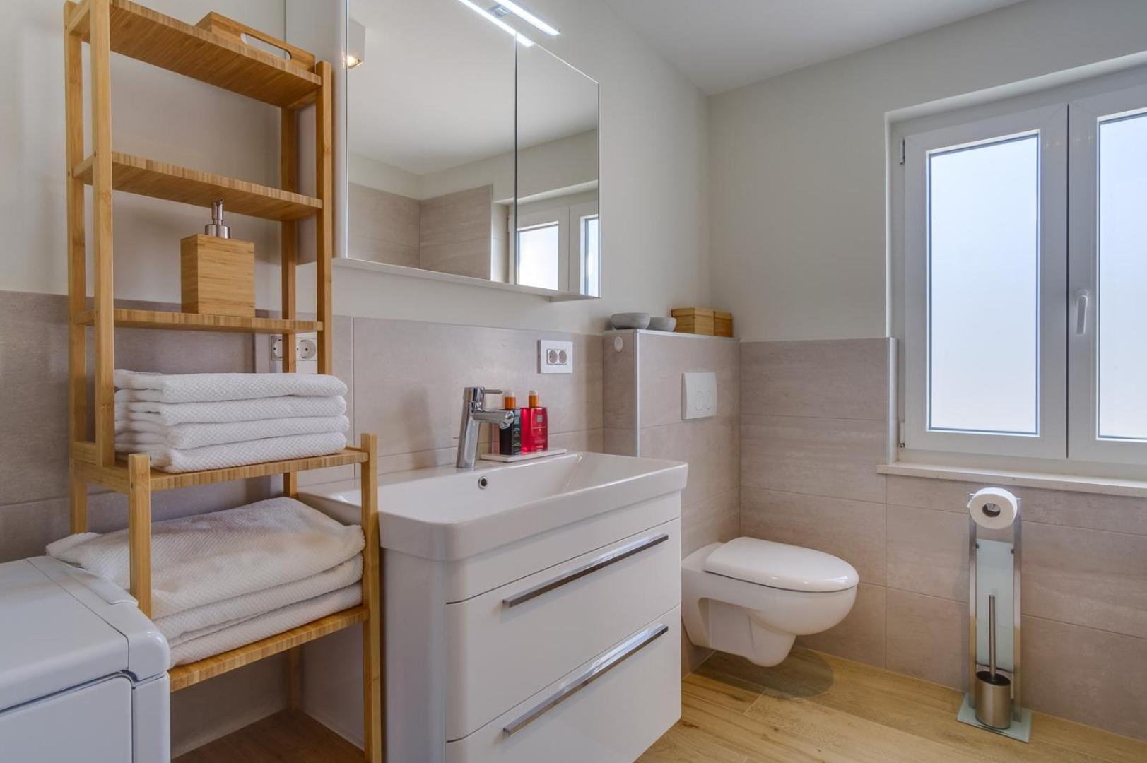 Penthouse Design & Beach Ferienwohnung direkt am Meer mit unverbautem Blick über die Adria