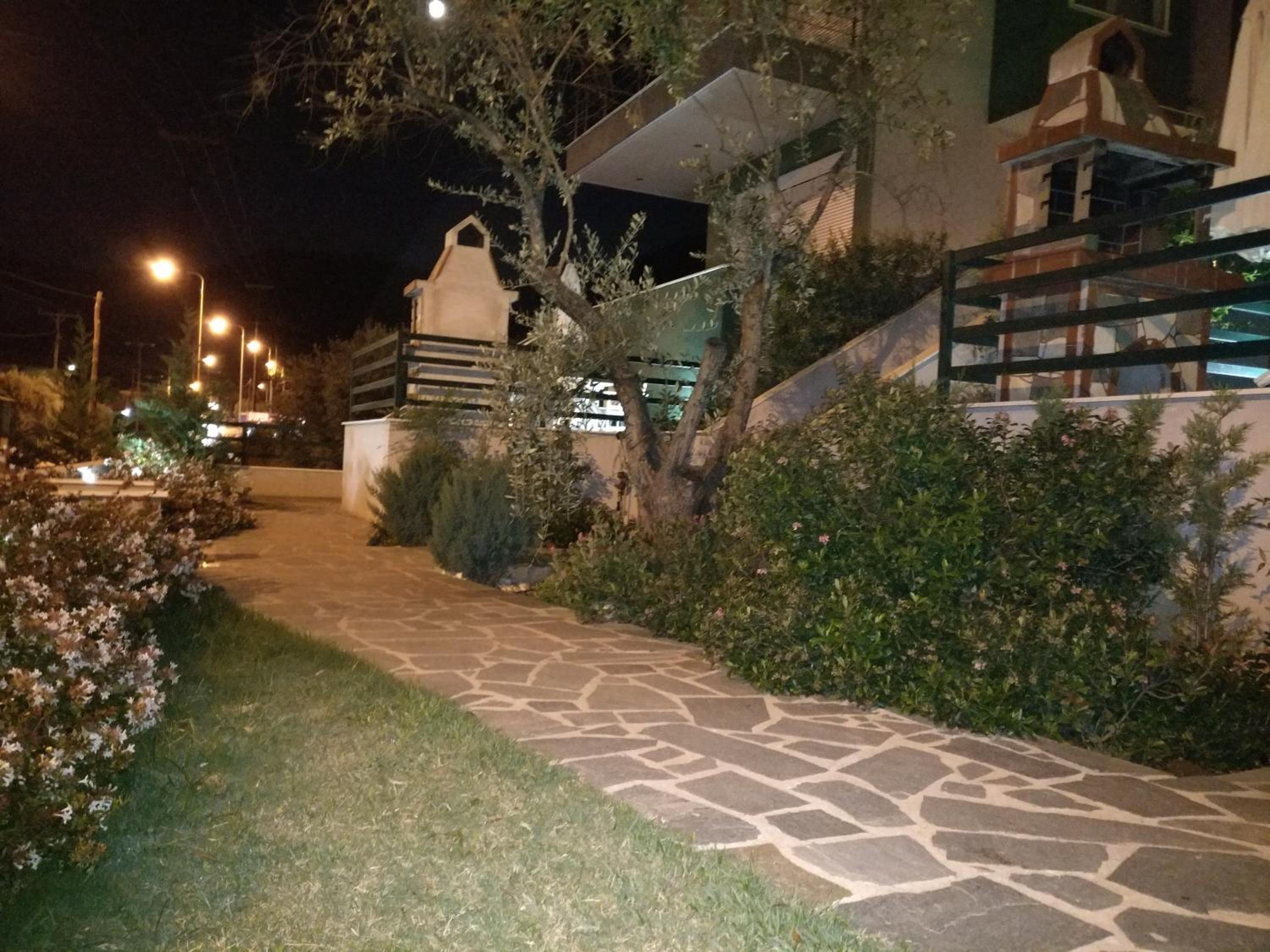 Photo 33