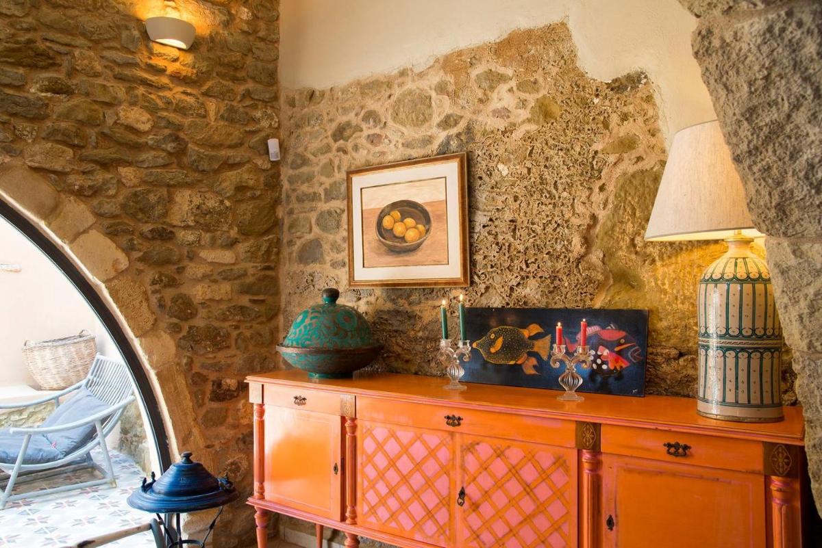 Joy: Artist's Stone House With Countryside Views photo 3