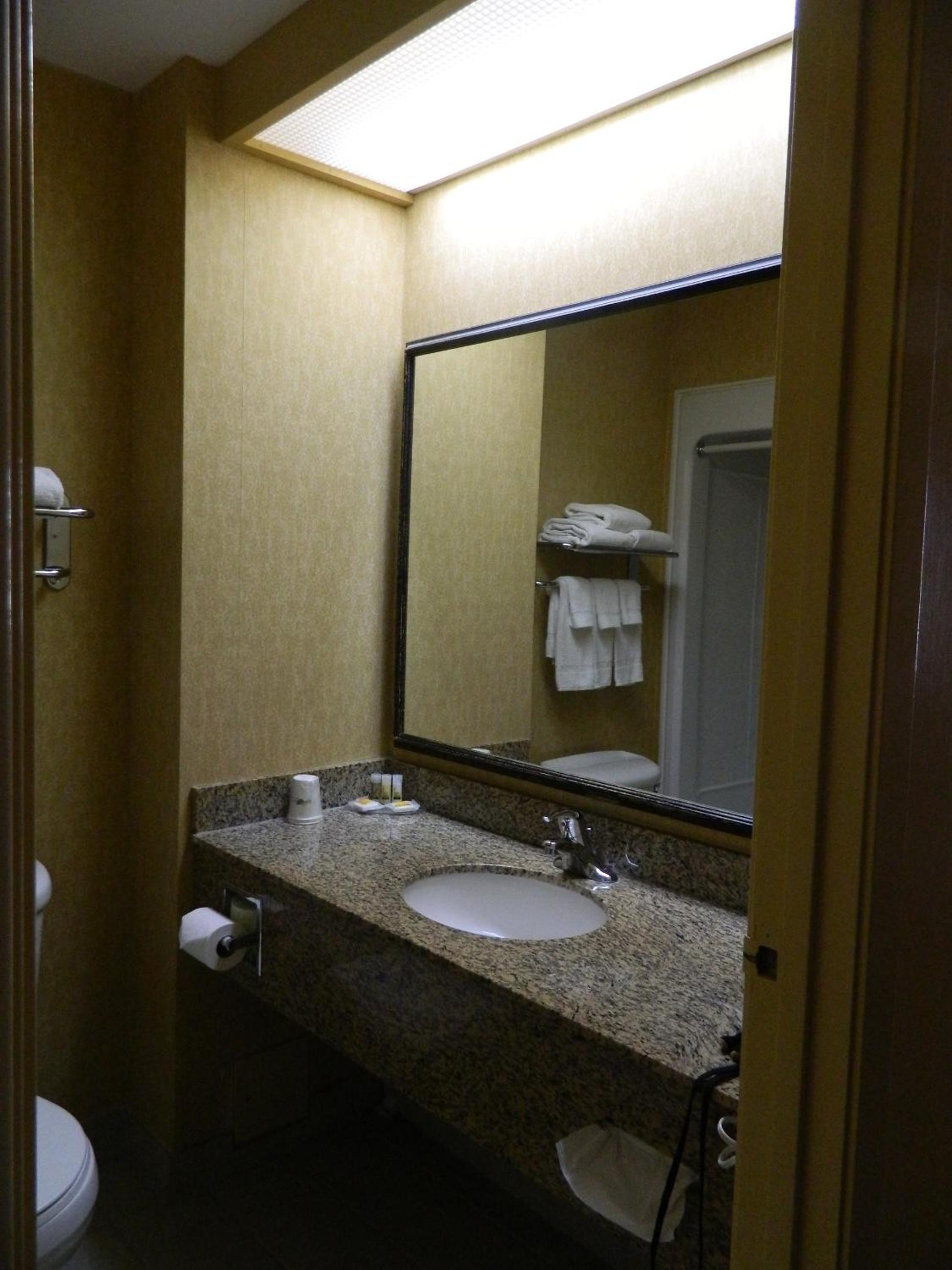 Orillia Vacations - Days Inn by Wyndham Orillia - Property Image 1