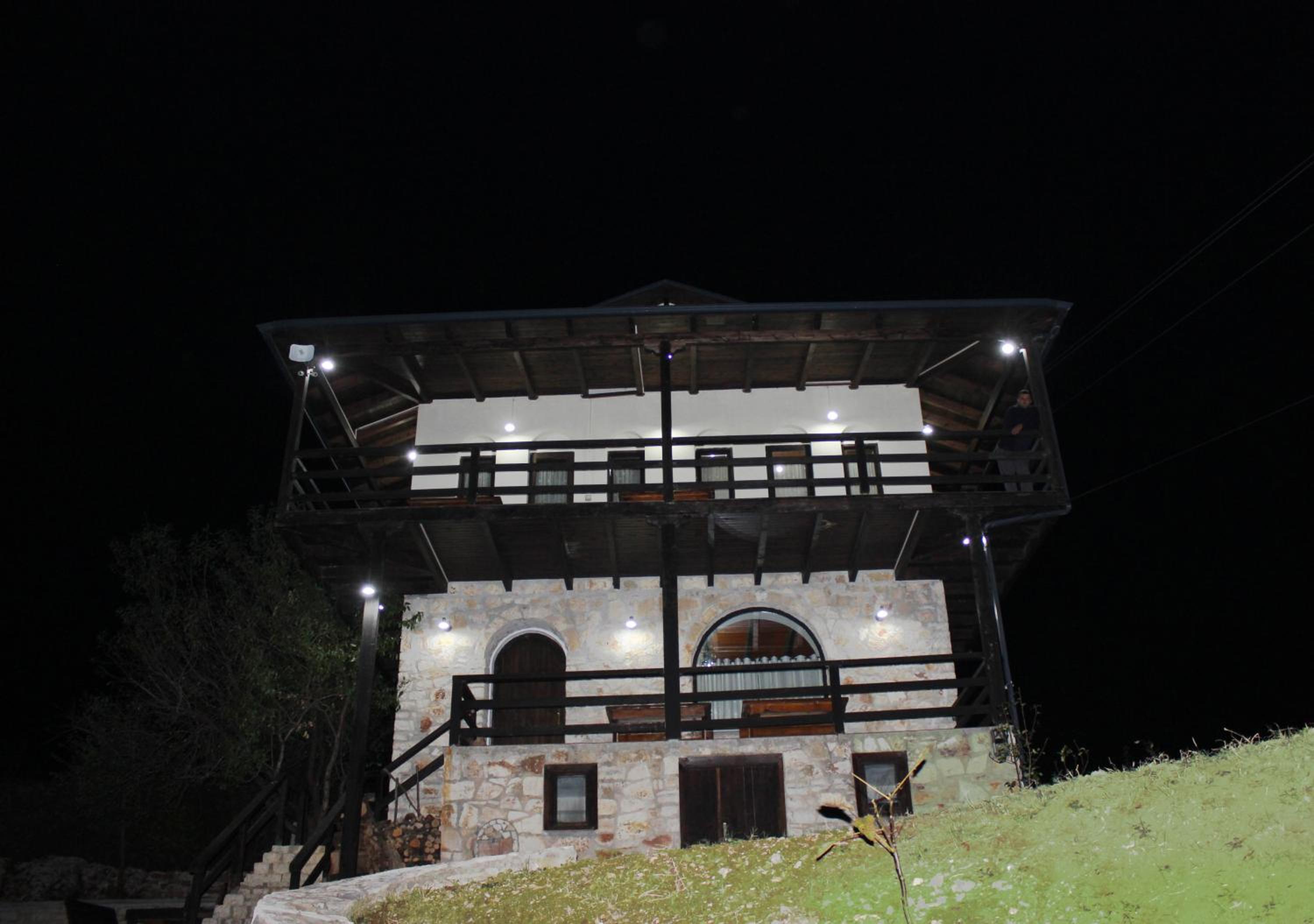 Quiet Villa Near Berat - Scenic Balcony & Garden