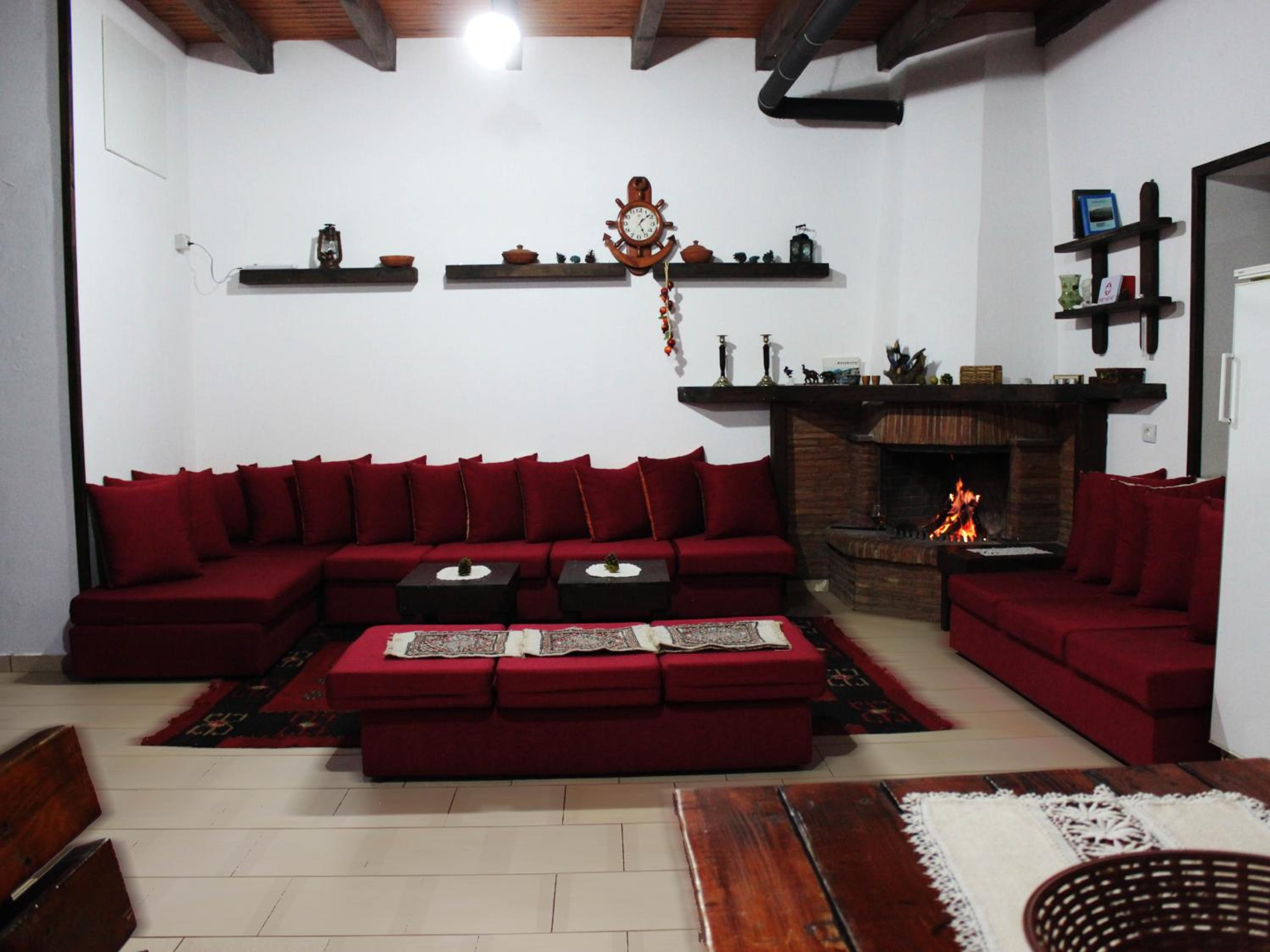 Quiet Villa Near Berat - Scenic Balcony & Garden