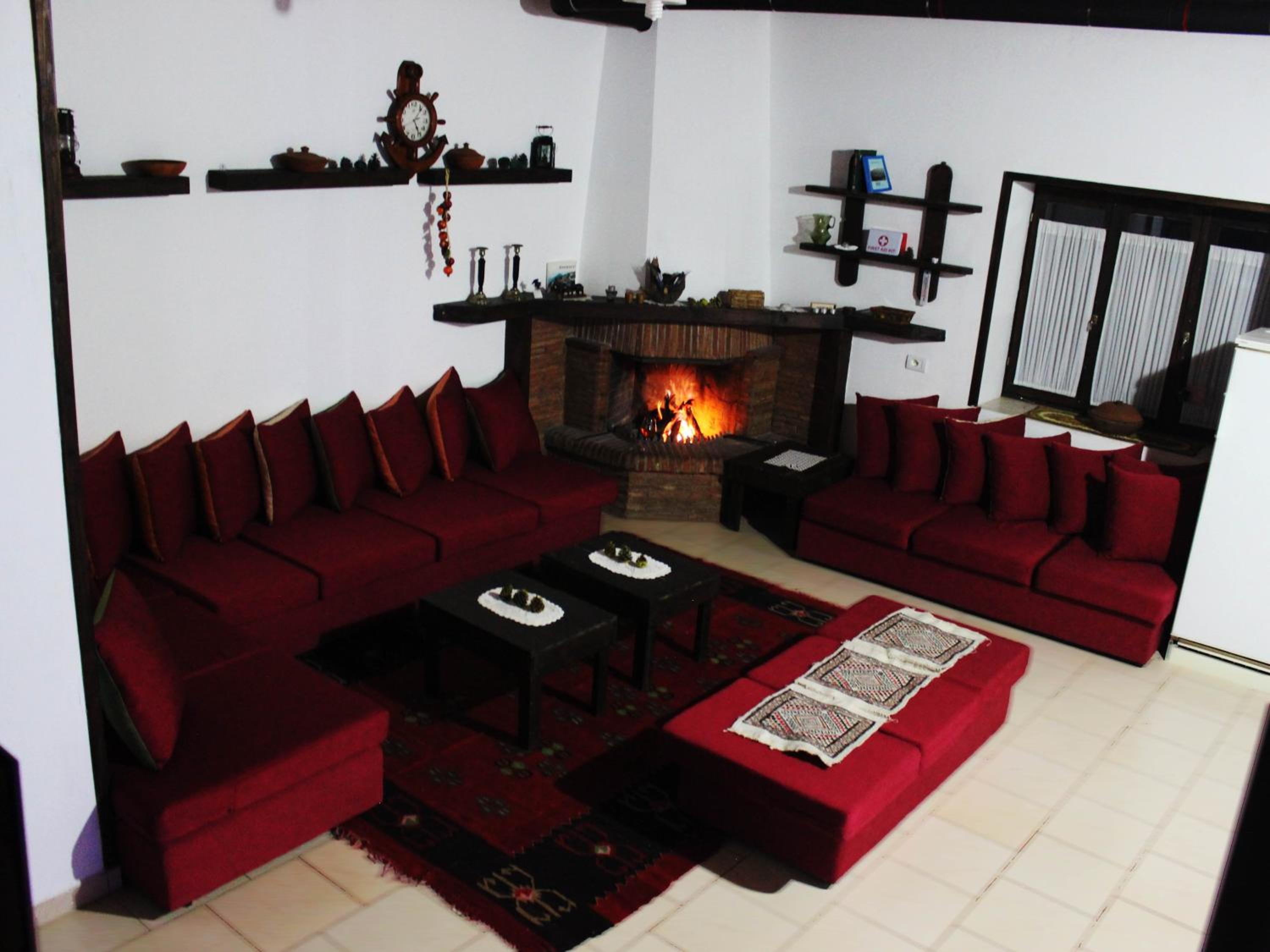 Quiet Villa Near Berat - Scenic Balcony & Garden
