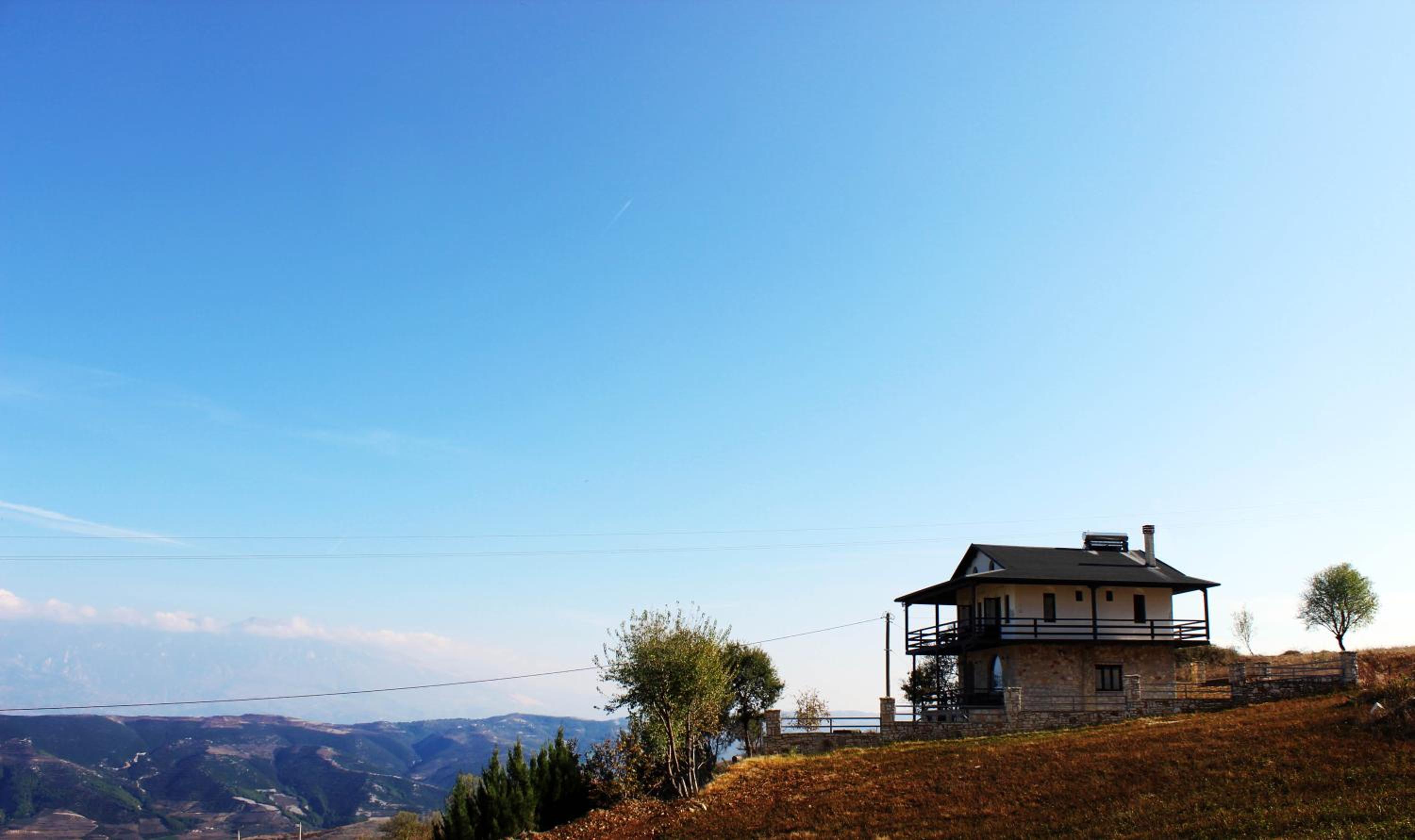 Quiet Villa Near Berat - Scenic Balcony & Garden