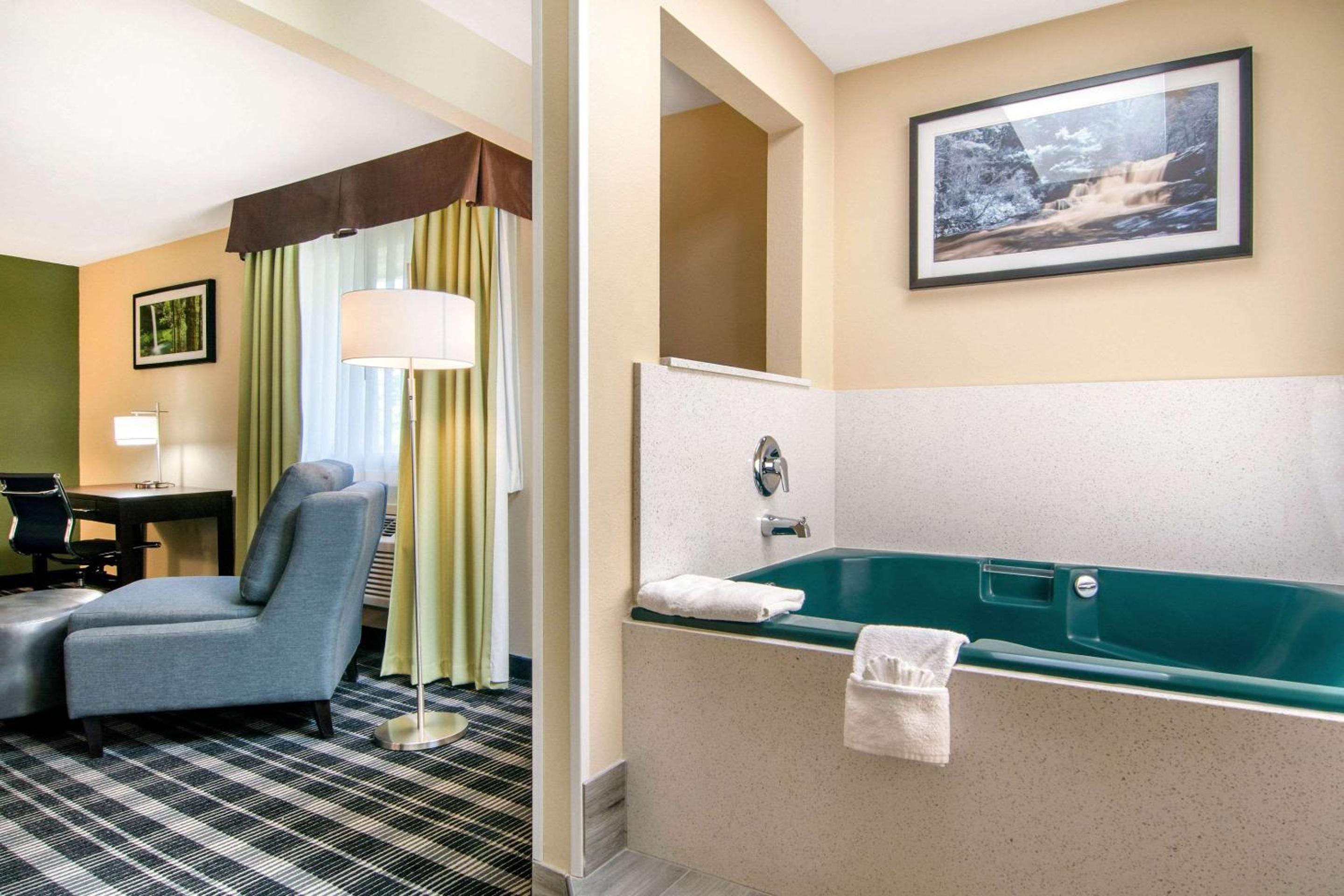 Albany Vacations - Quality Inn  Suites Albany Corvallis - Property Image 5