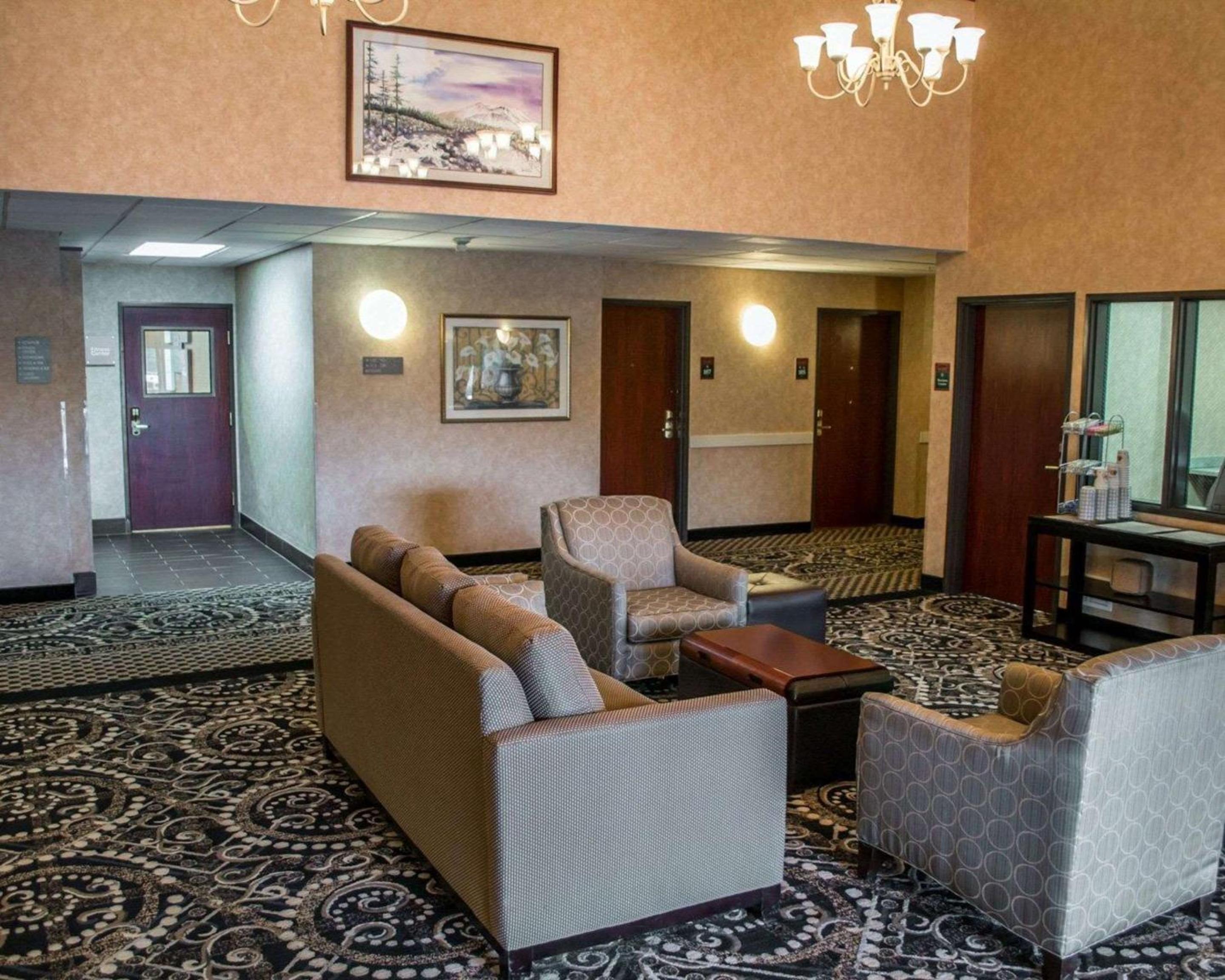 Portland Vacations - Comfort Suites Portland Southwest - Property Image 23