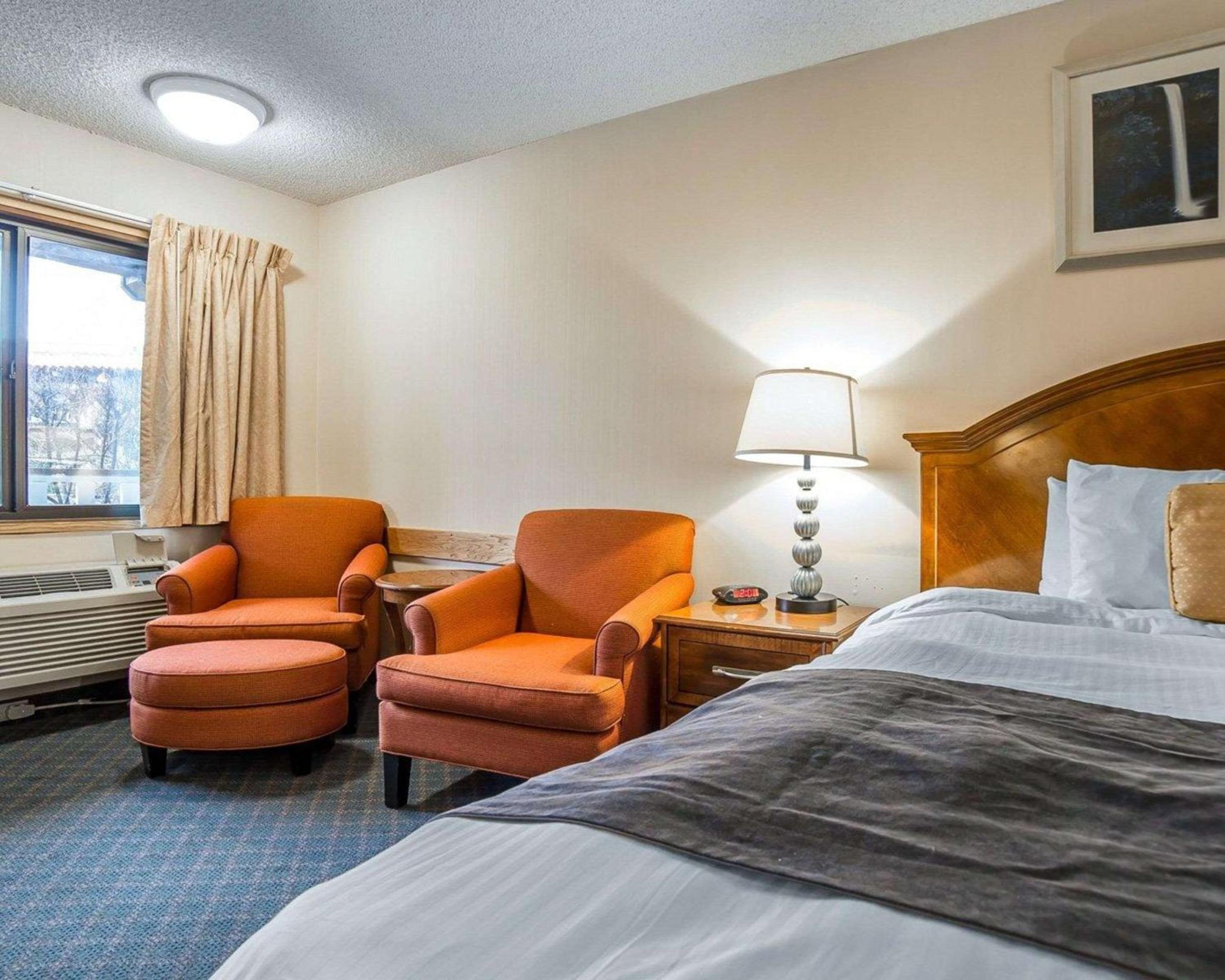 Baker City Vacations - Rodeway Inn - Property Image 13