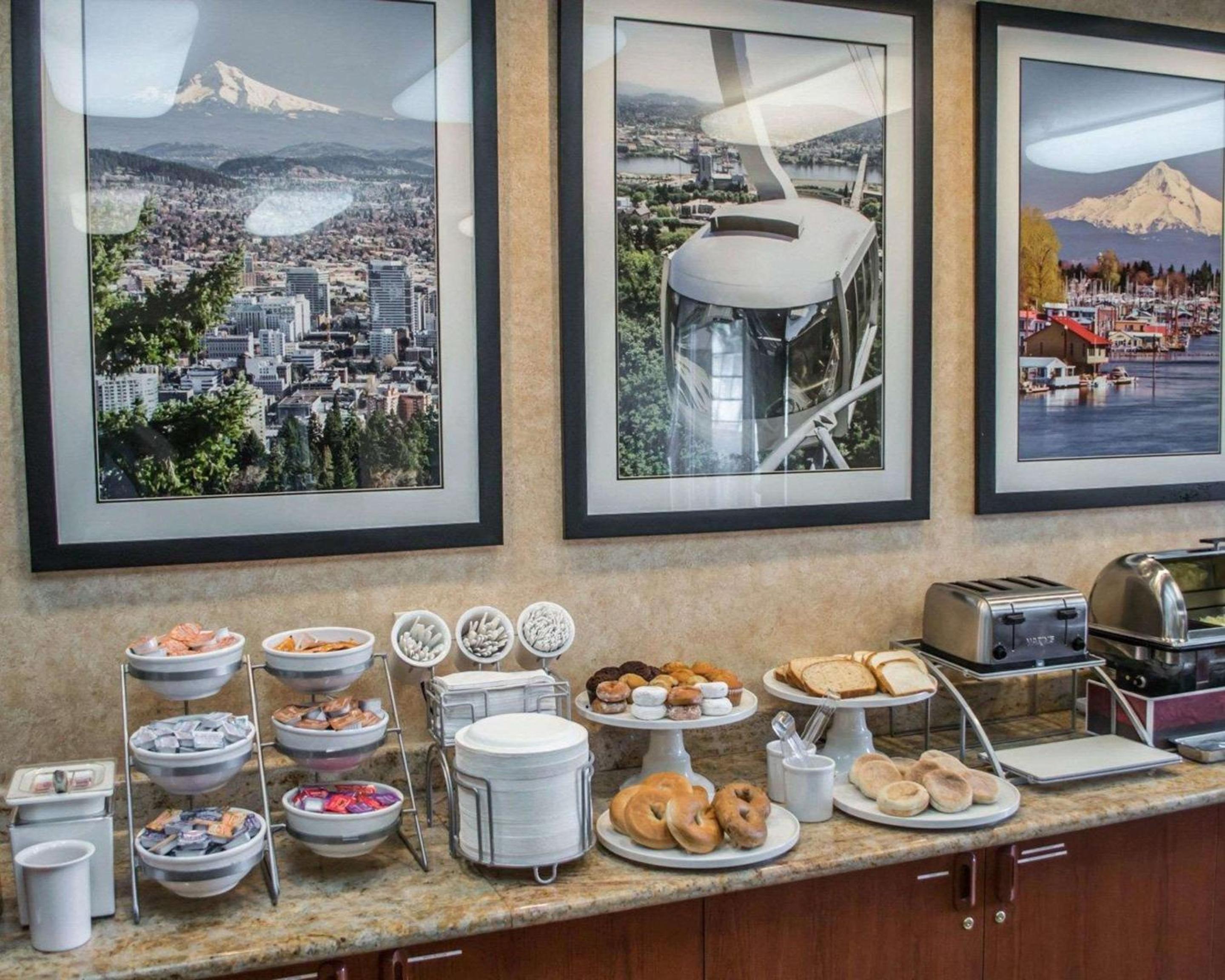 Portland Vacations - Comfort Suites Portland Southwest - Property Image 31