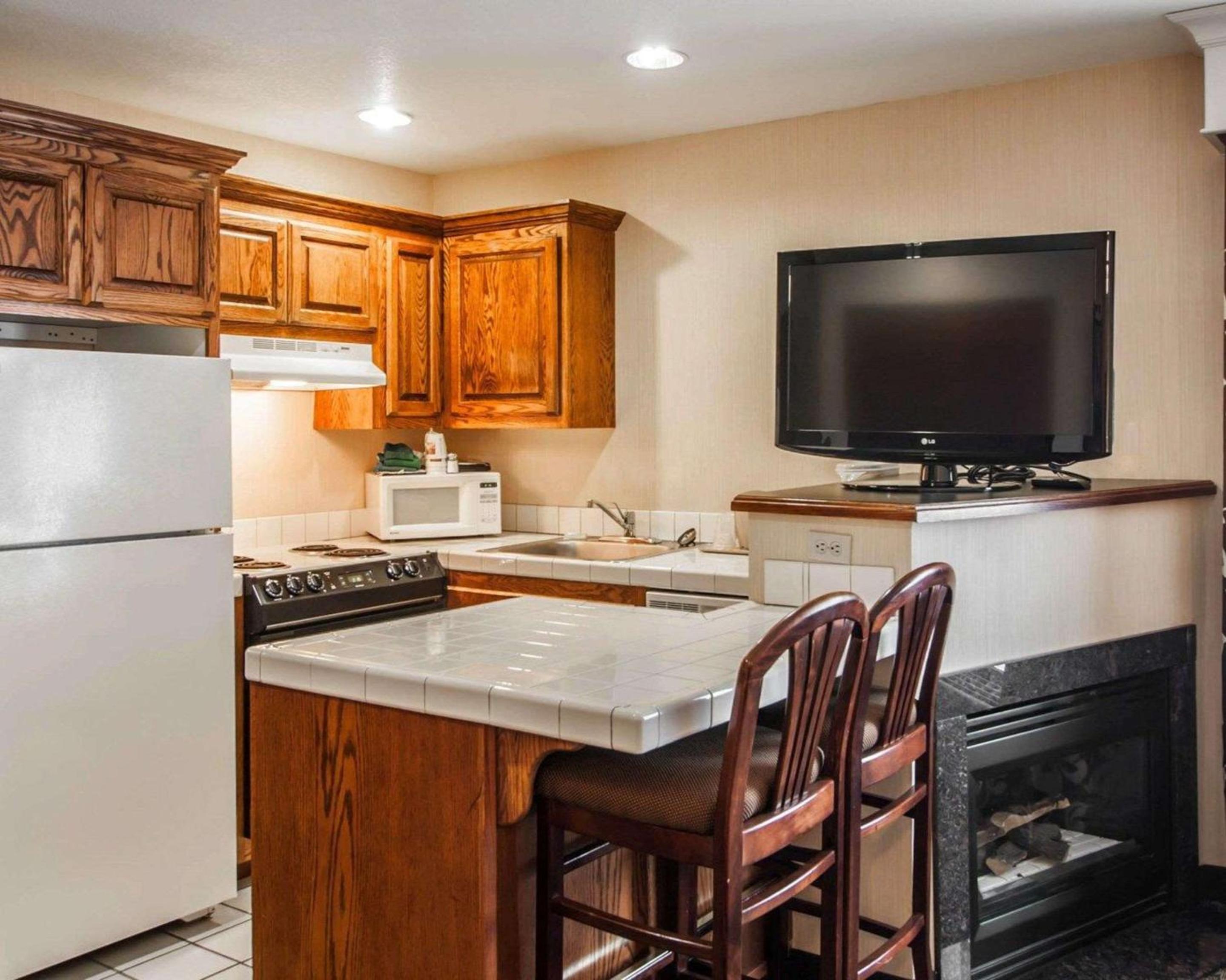 Corvallis Vacations - Comfort Suites - Property Image 10