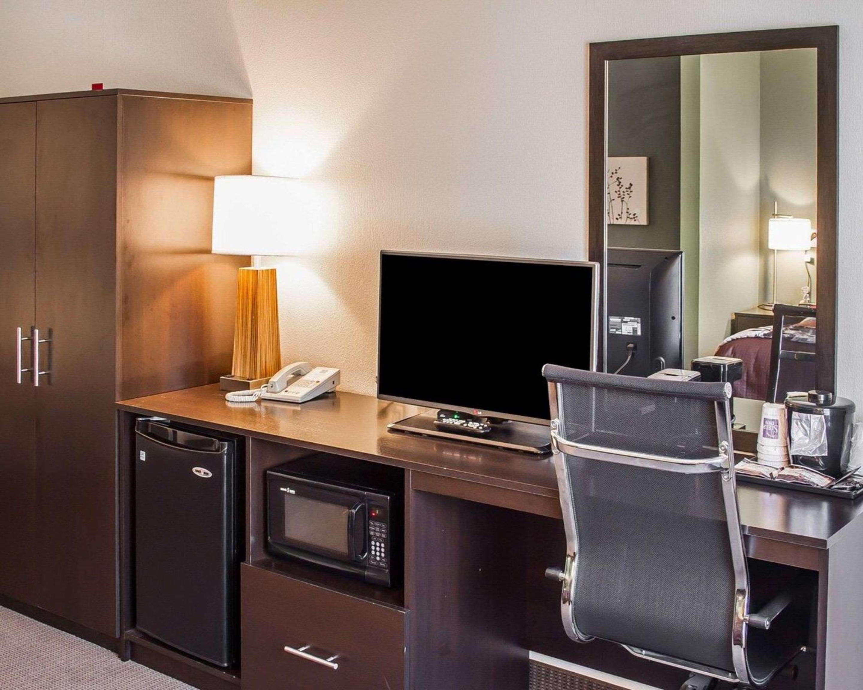 Roseburg Vacations - Sleep Inn  Suites Roseburg North Near Medical Center - Property Image 11