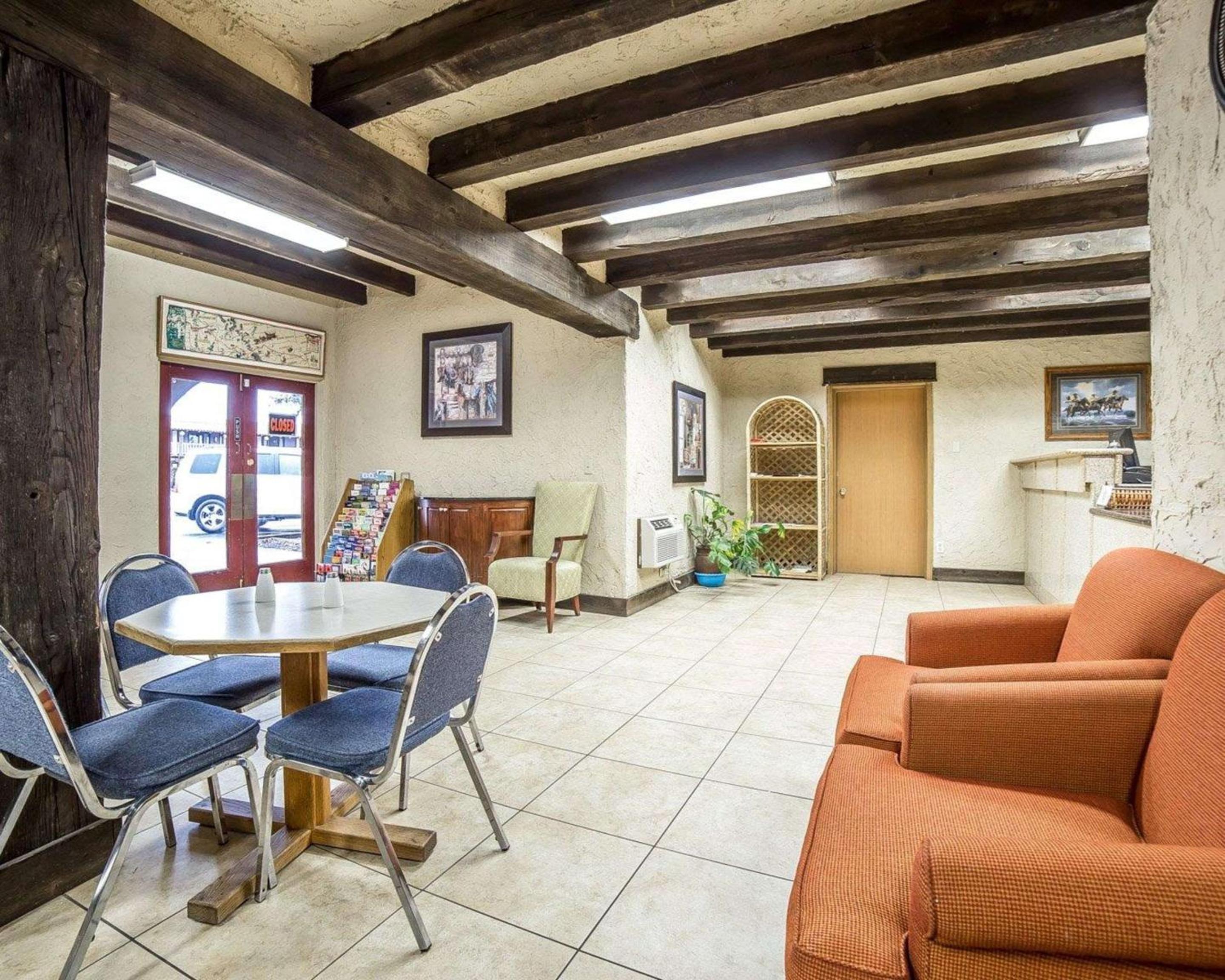 Baker City Vacations - Rodeway Inn - Property Image 29