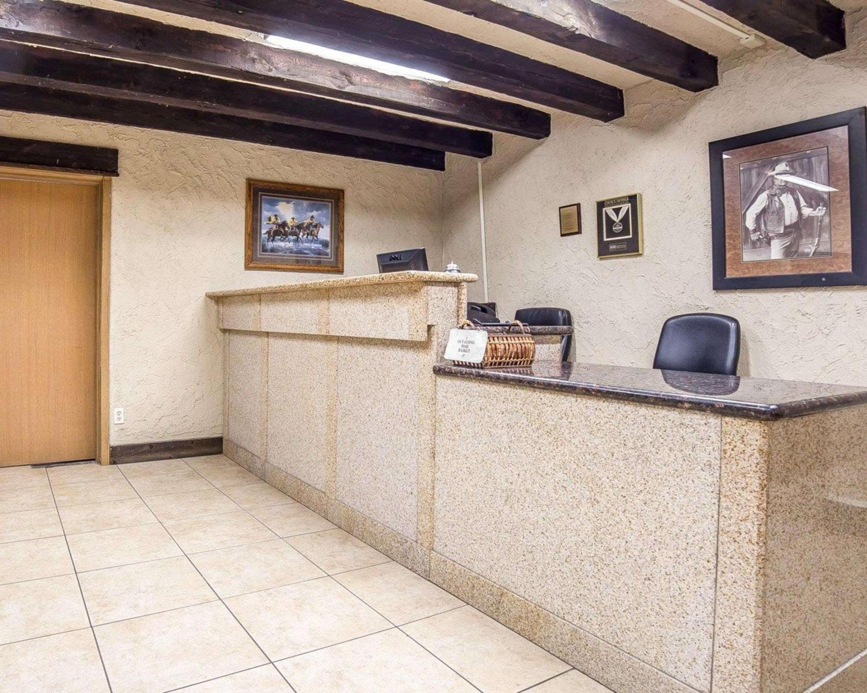Baker City Vacations - Rodeway Inn - Property Image 5
