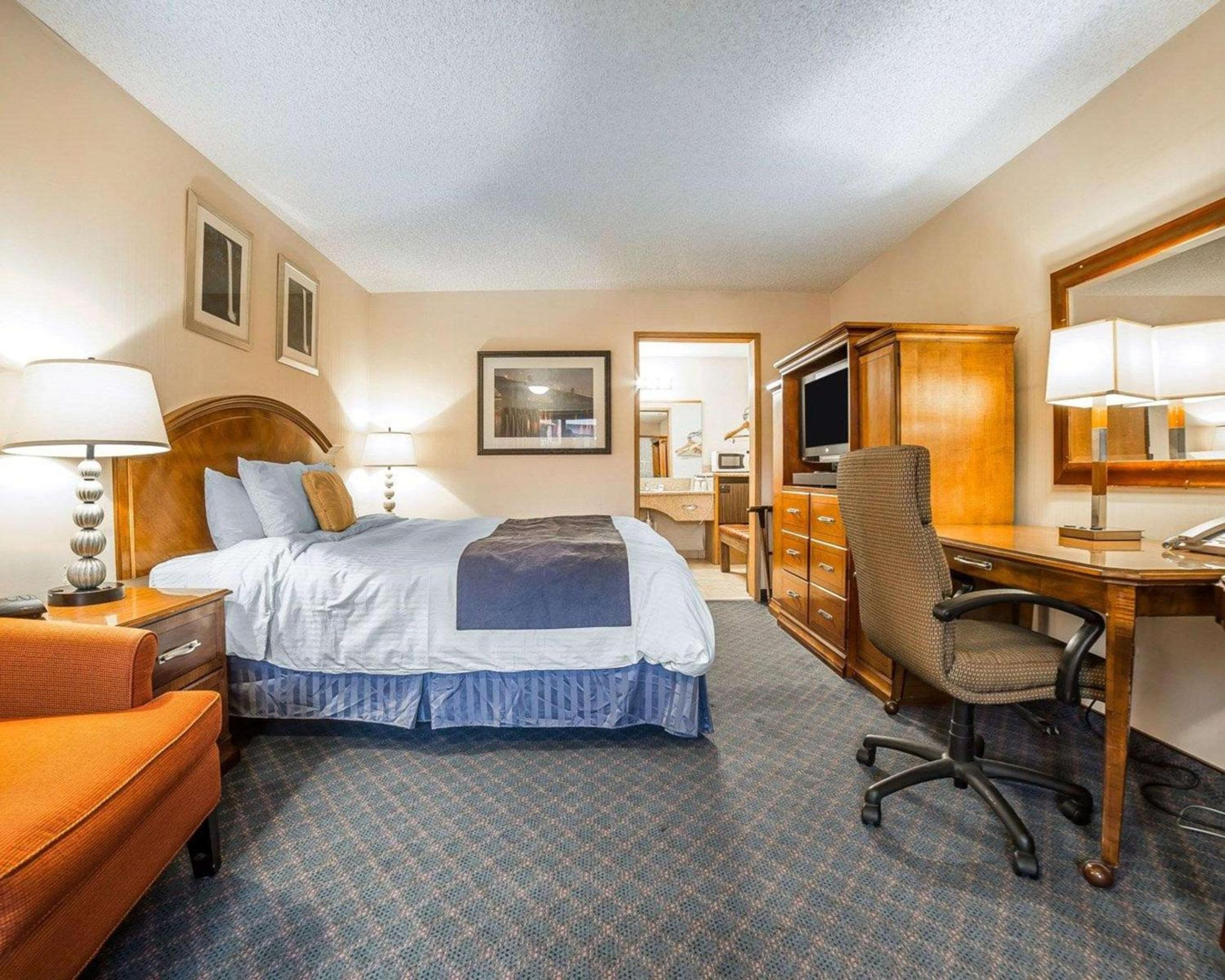 Baker City Vacations - Rodeway Inn - Property Image 7