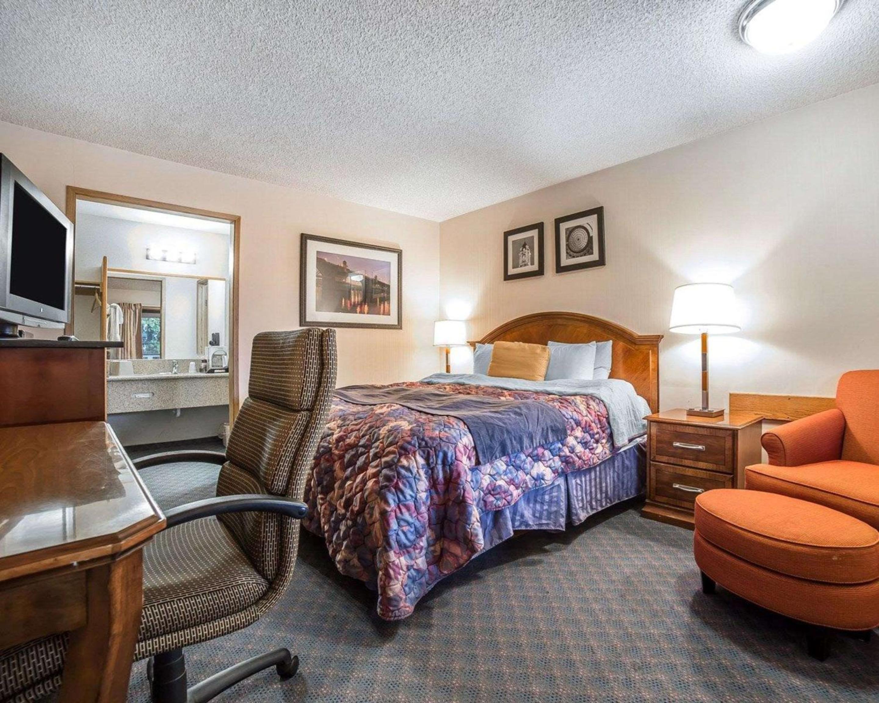 Baker City Vacations - Rodeway Inn - Property Image 20