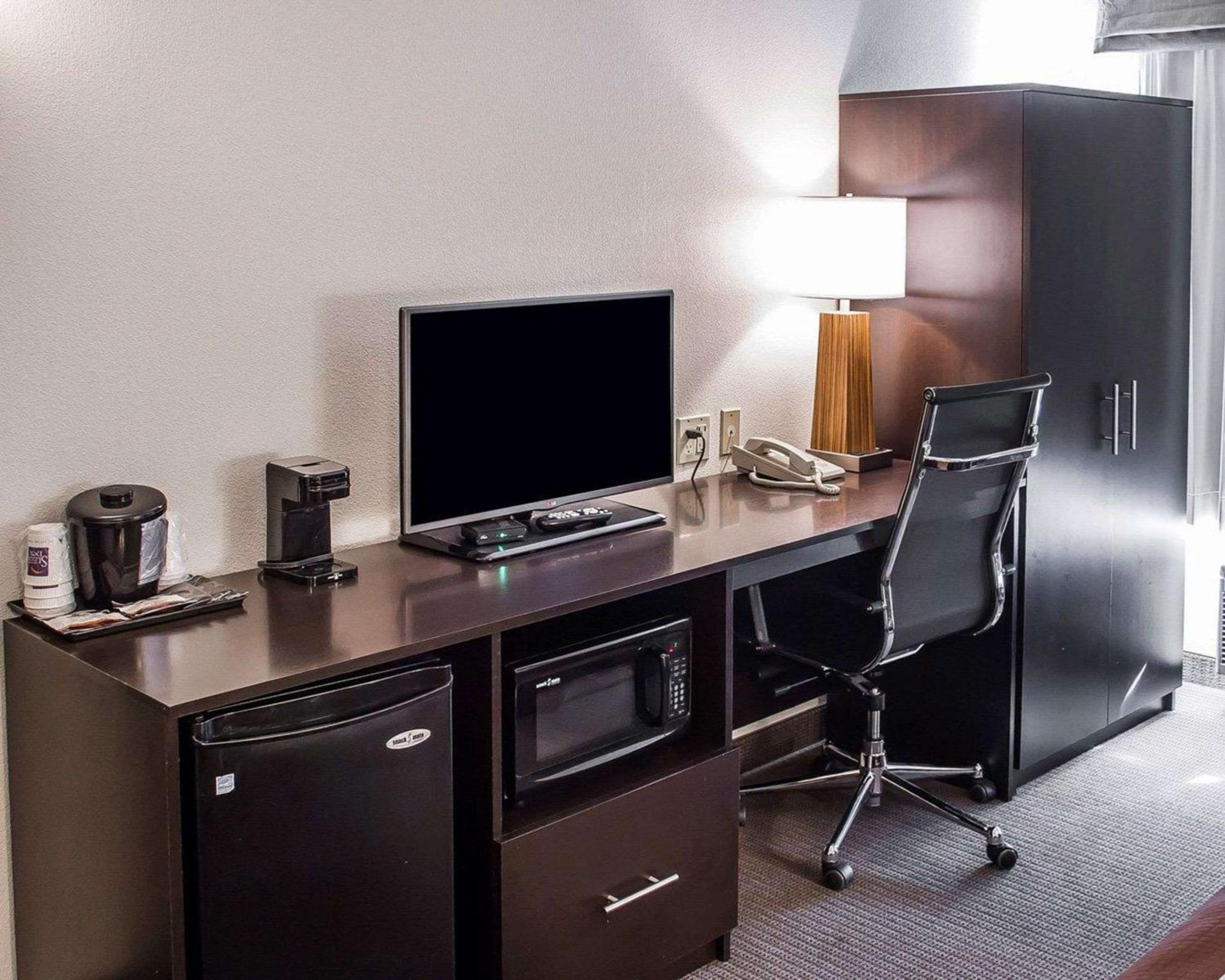 Roseburg Vacations - Sleep Inn  Suites Roseburg North Near Medical Center - Property Image 21