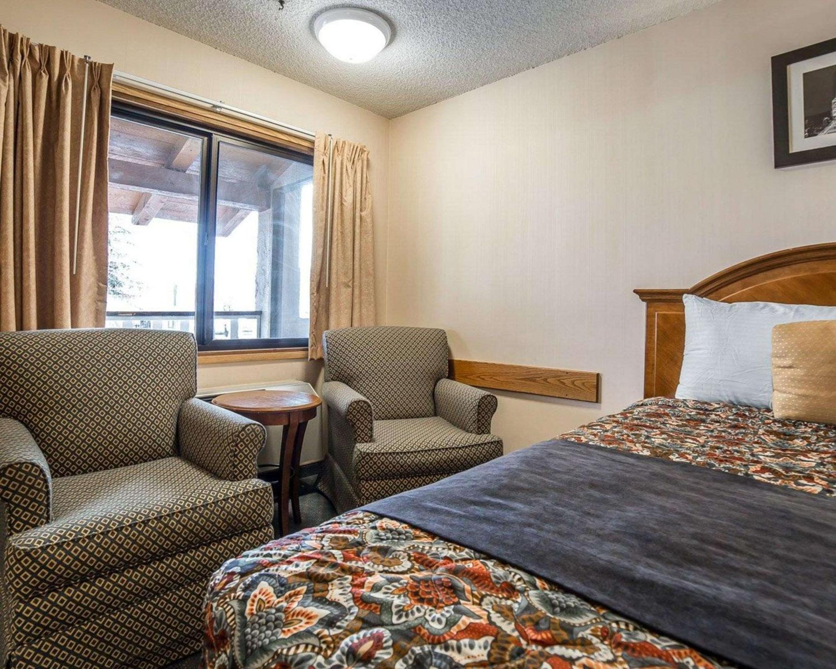 Baker City Vacations - Rodeway Inn - Property Image 24