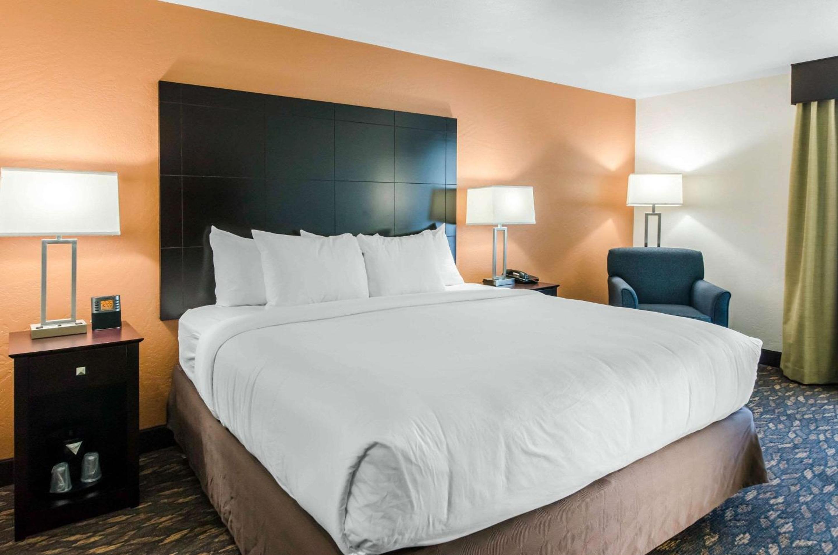 Ashland Vacations - Comfort Inn Suites Ashland - Property Image 15
