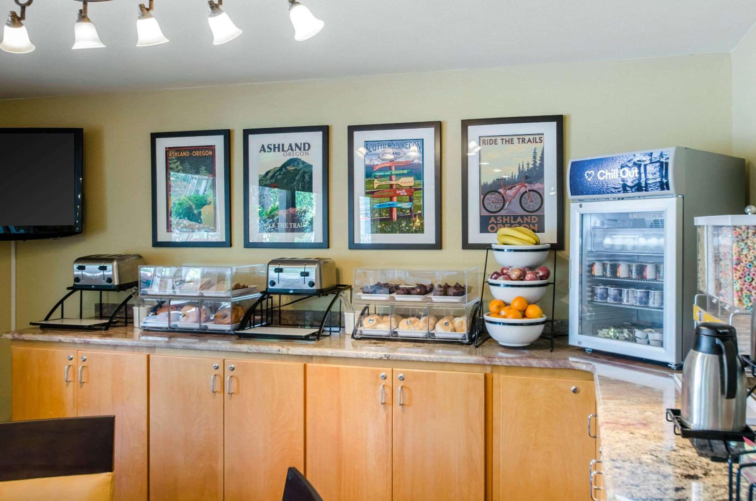 Ashland Vacations - Comfort Inn Suites Ashland - Property Image 16