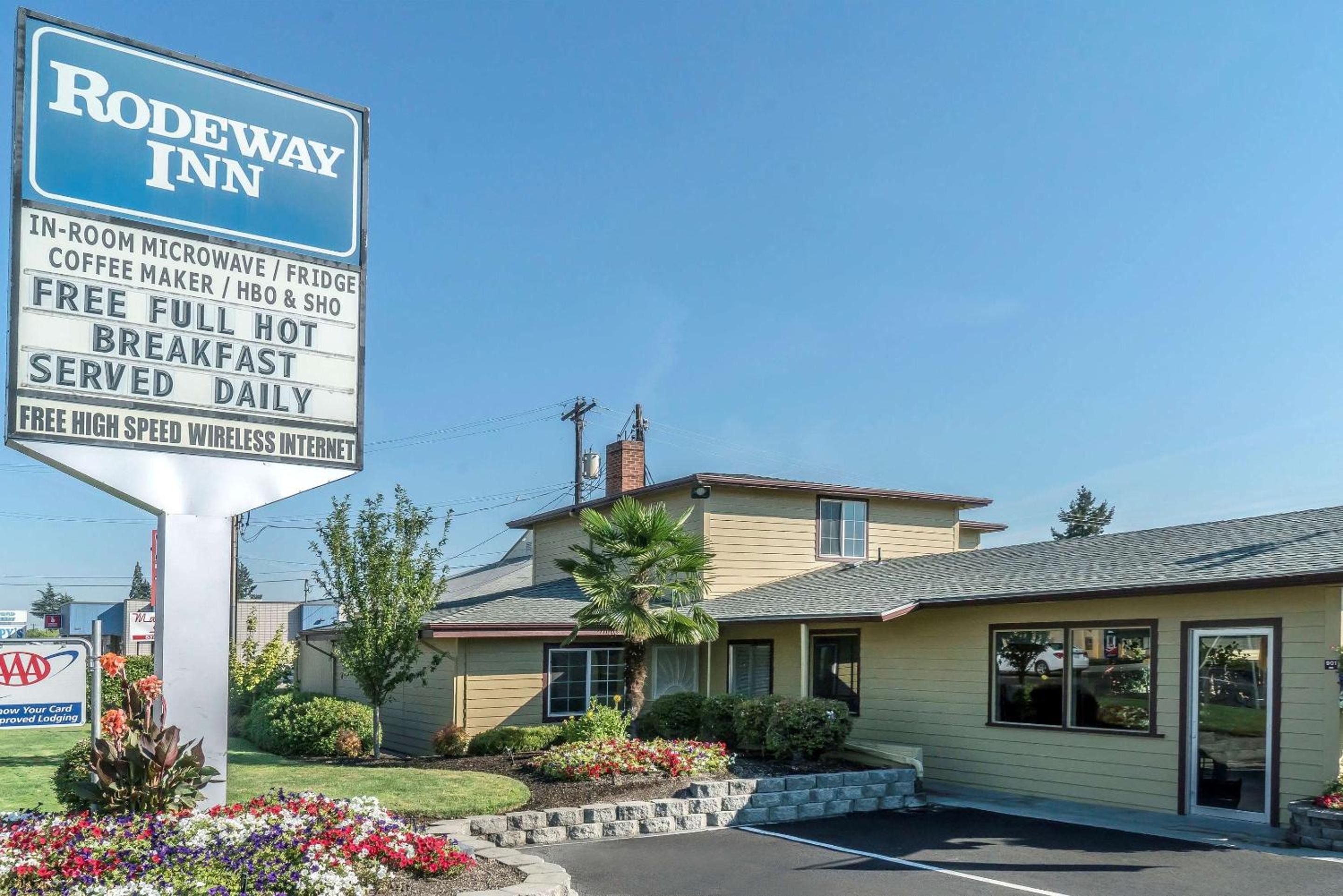 Rodeway Inn Medford South I-5 view 2