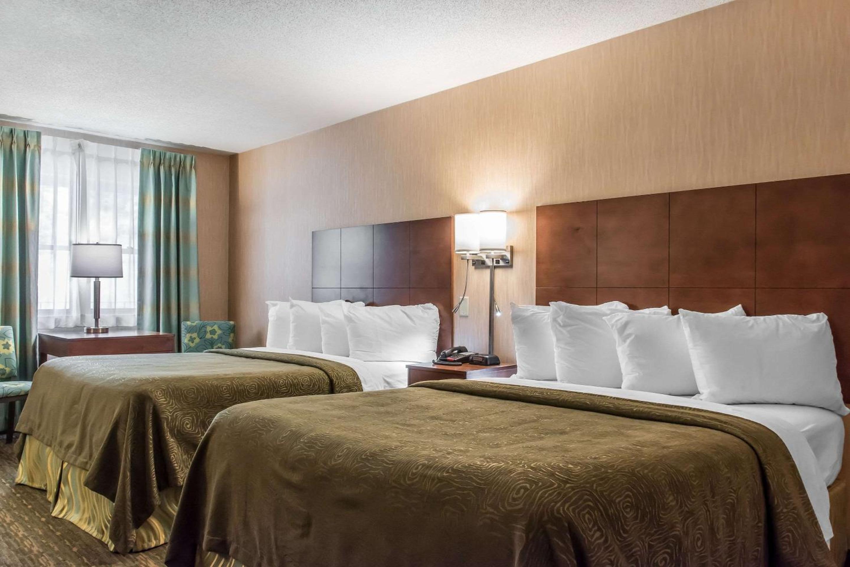 Bedford Vacations - Quality Inn - Property Image 2