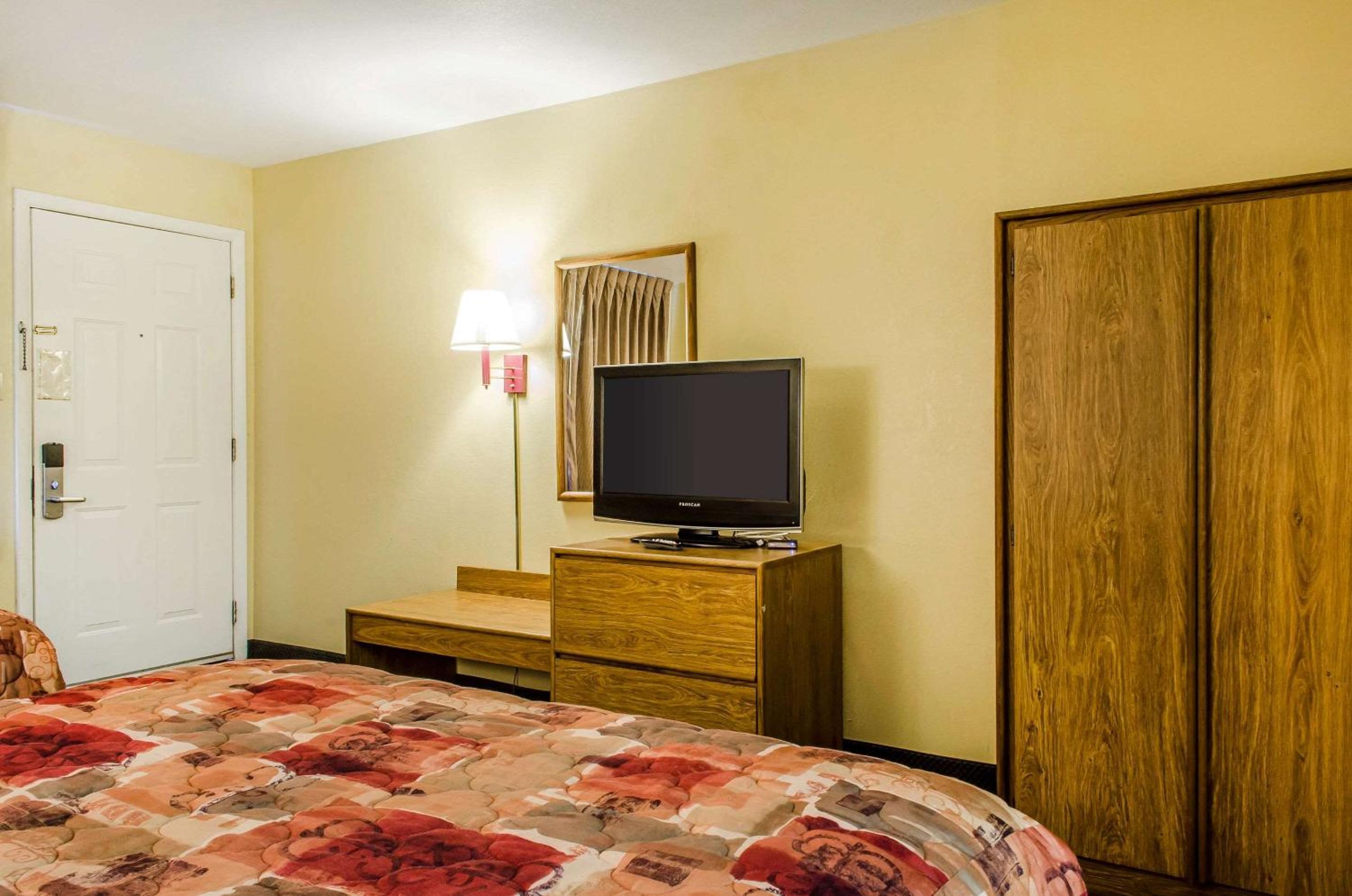 Lewisburg Vacations - Relax Inn - Property Image 6