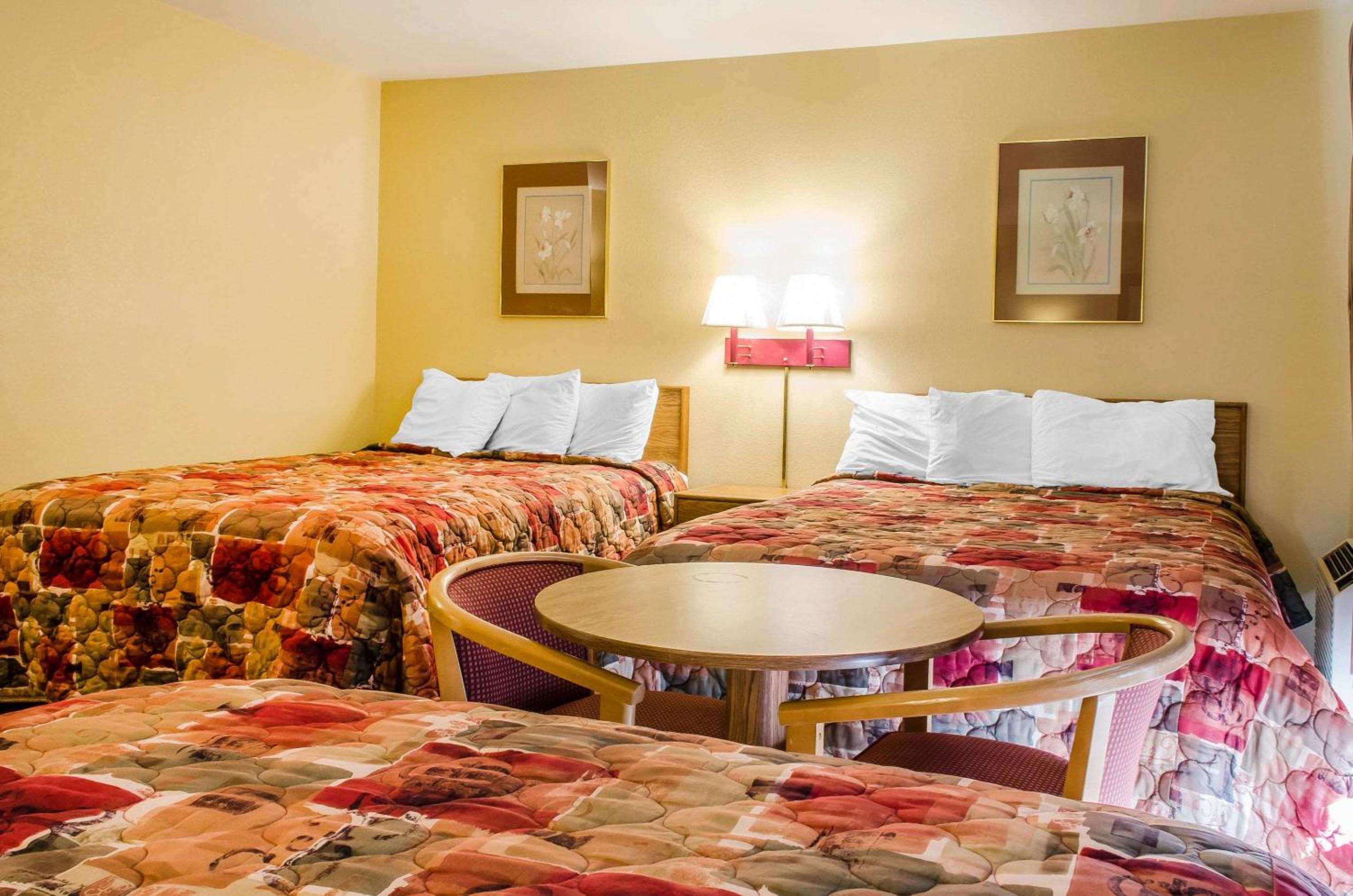 Lewisburg Vacations - Relax Inn - Property Image 8