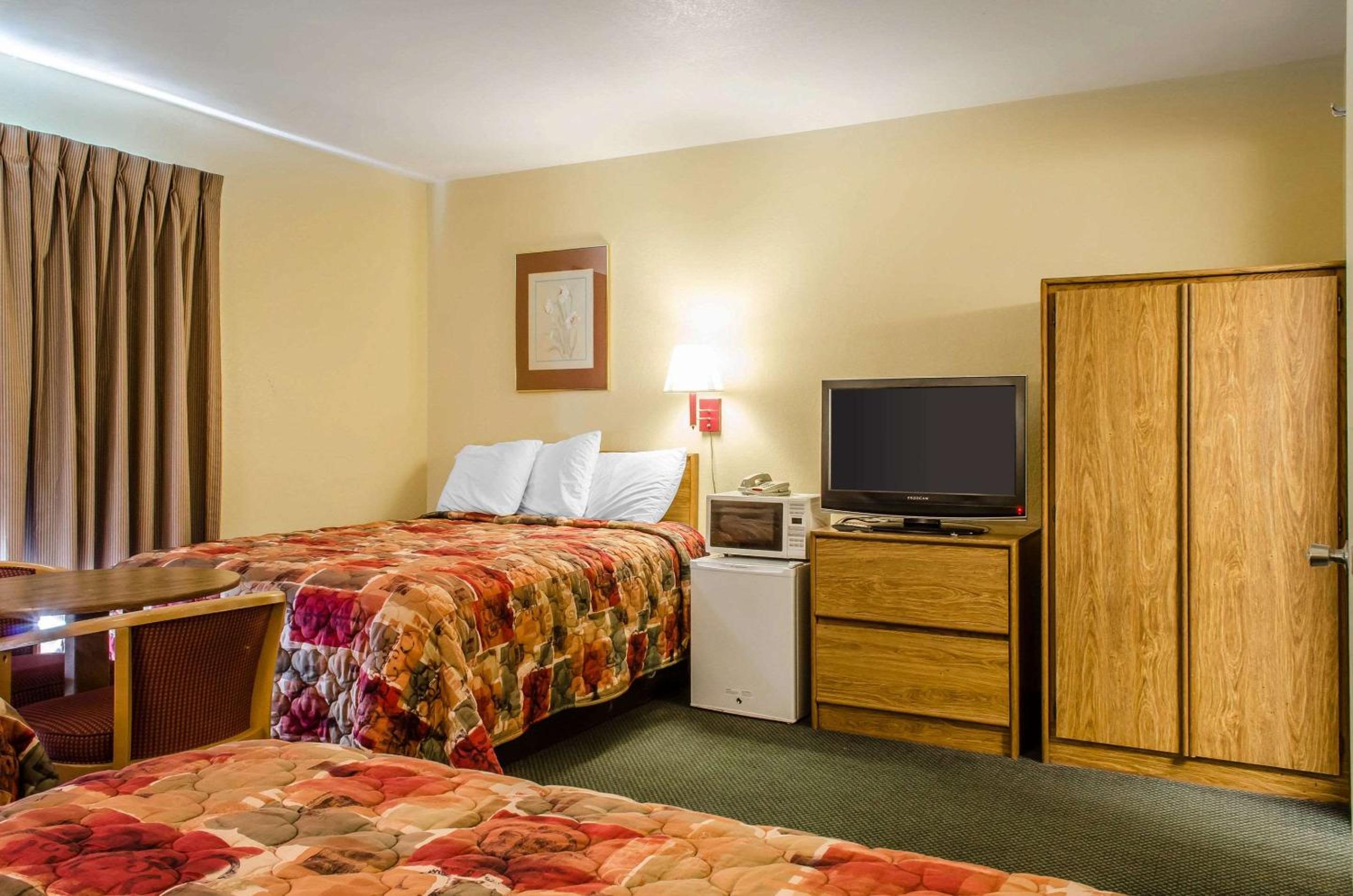 Lewisburg Vacations - Relax Inn - Property Image 14