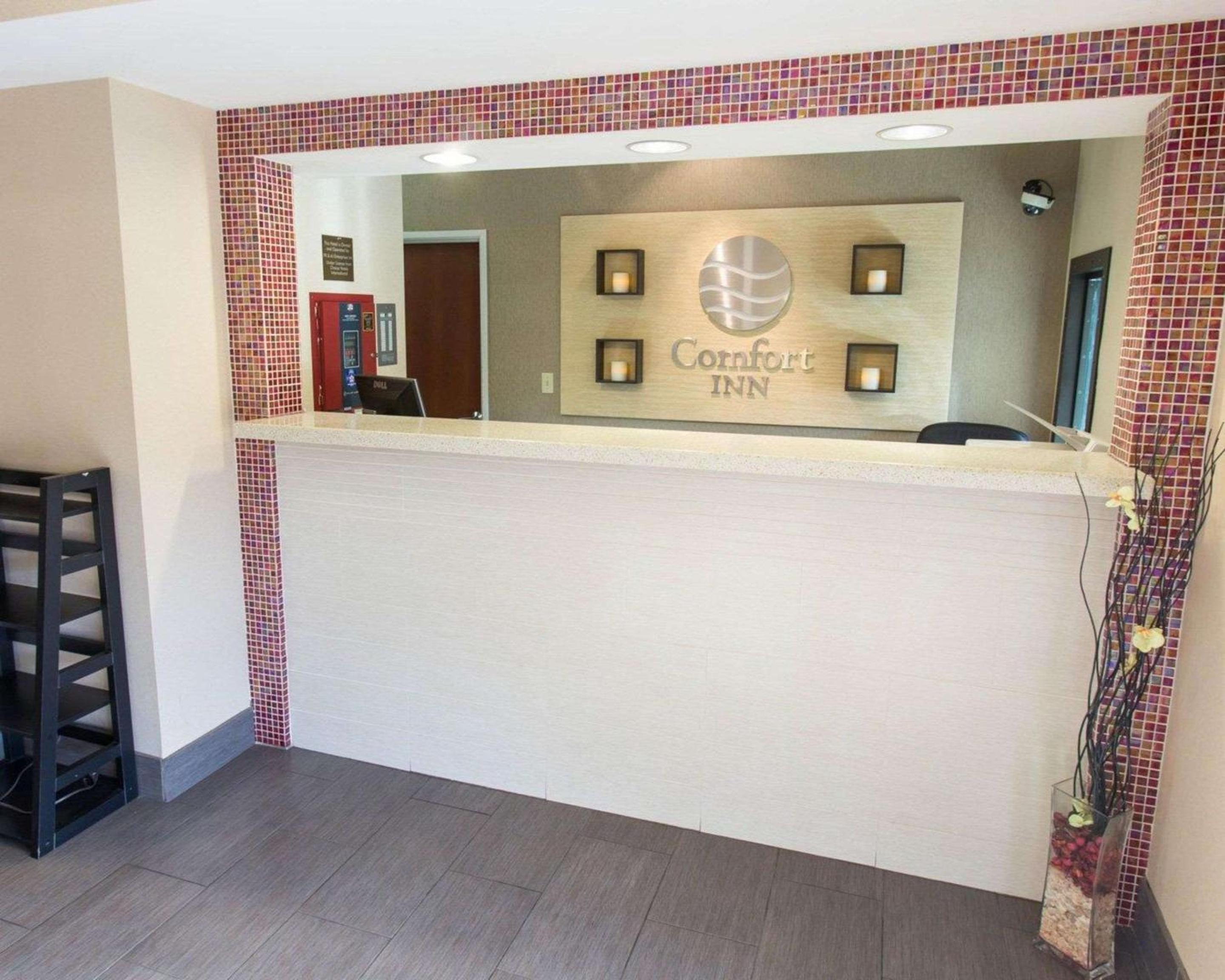Comfort Inn Pittsburgh Crafton view 4