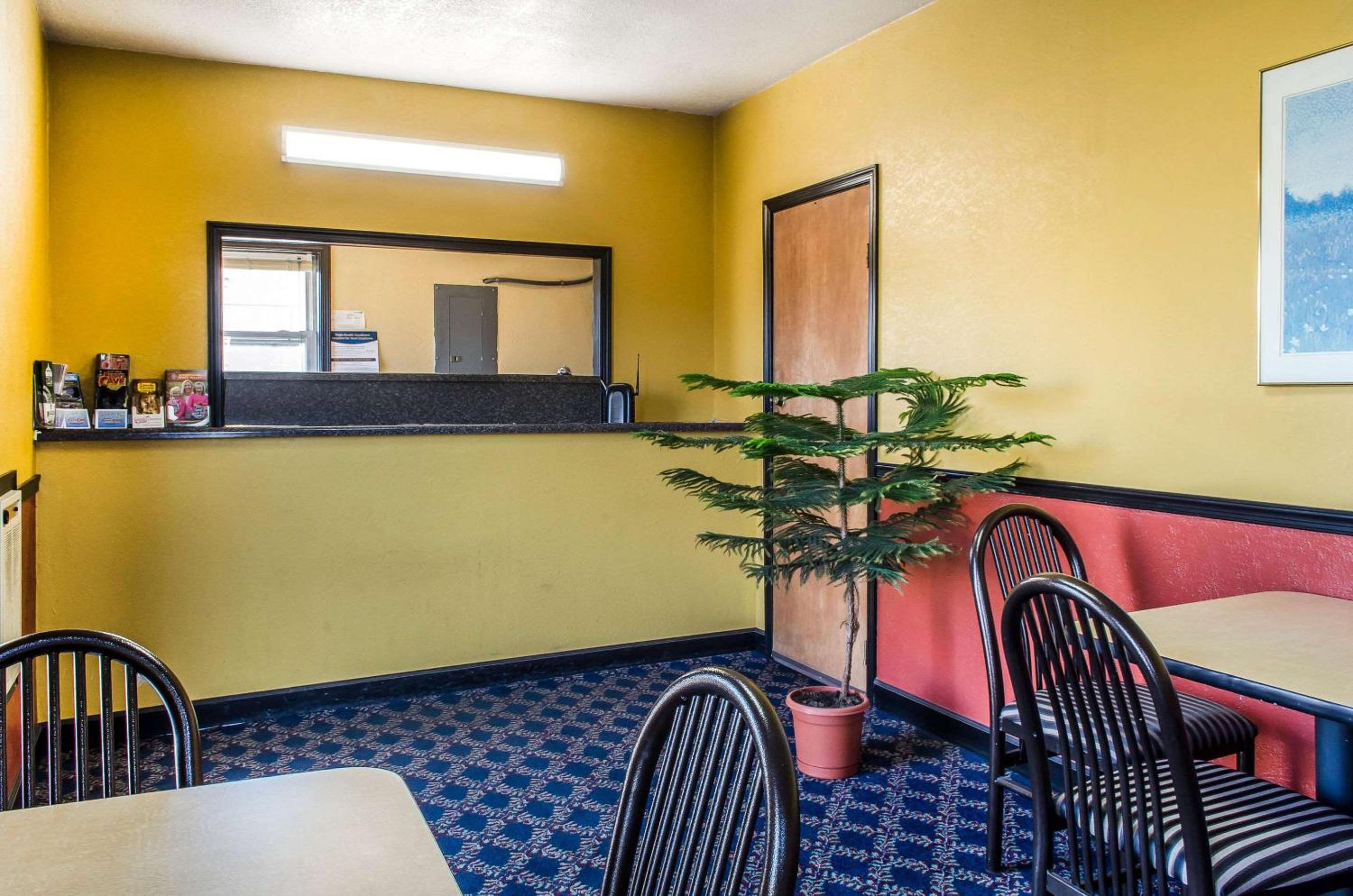 Lewisburg Vacations - Relax Inn - Property Image 16