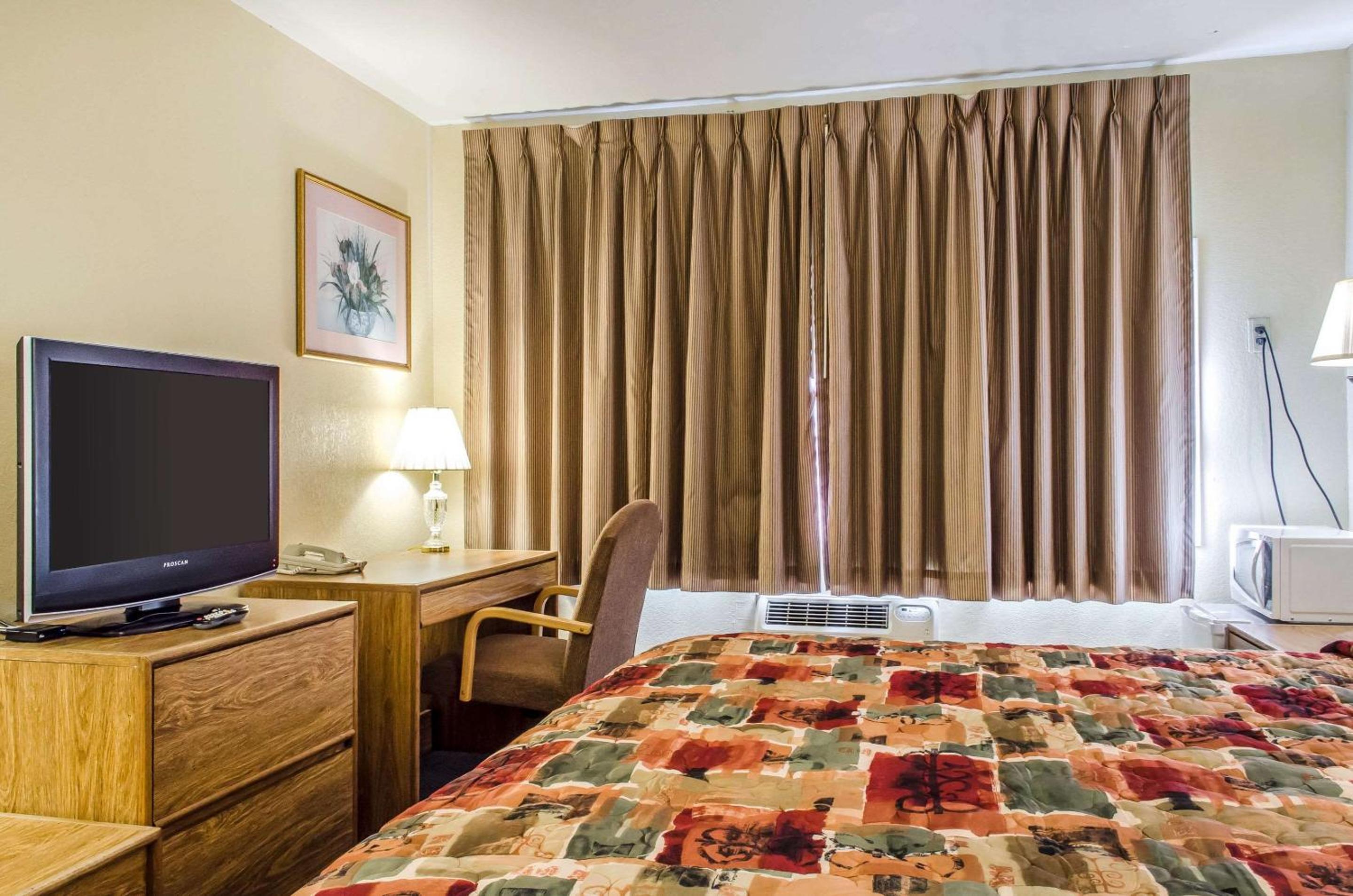 Lewisburg Vacations - Relax Inn - Property Image 18