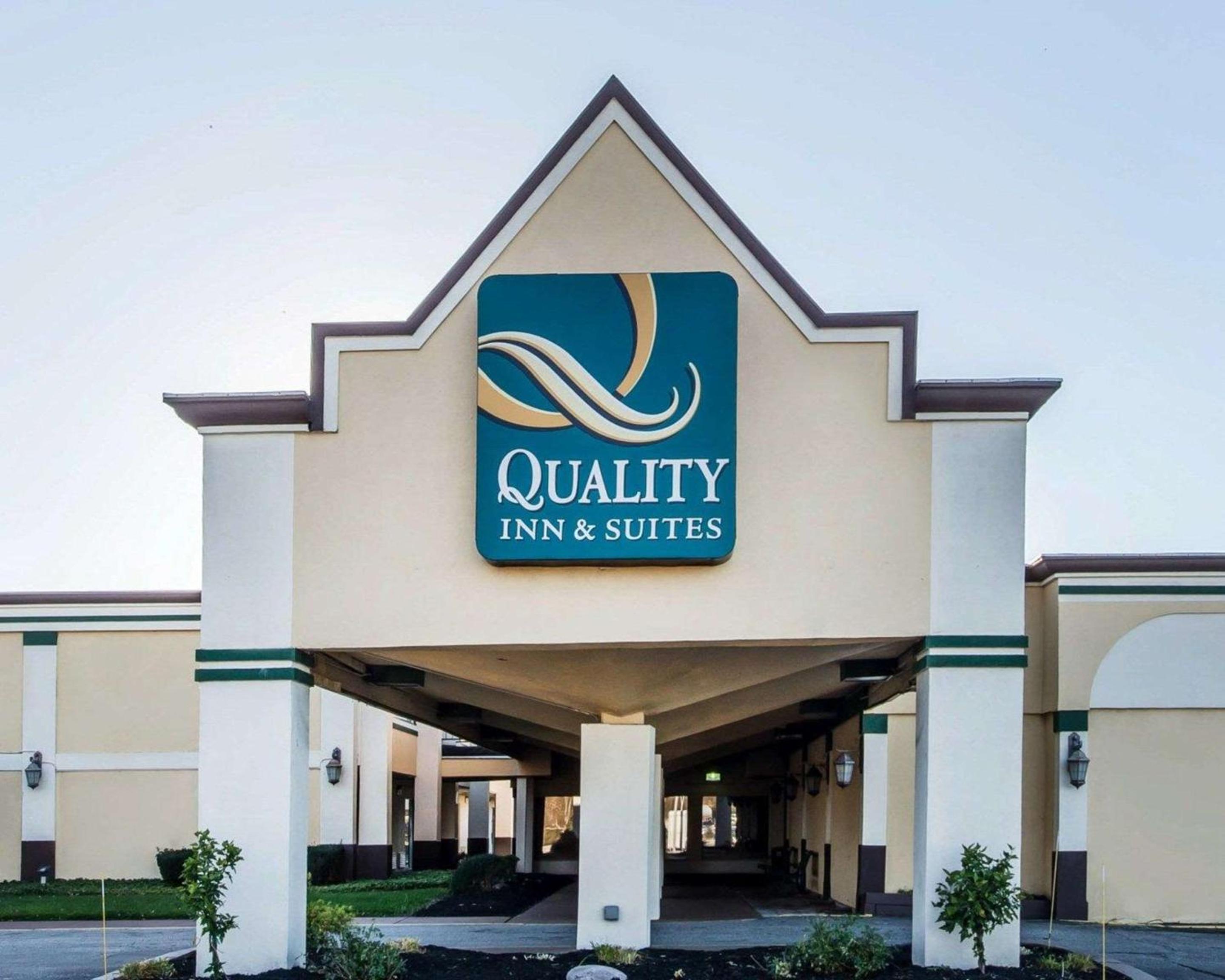 Hotel Quality Inn & Suites Conference Center Across from Casino - Image 1