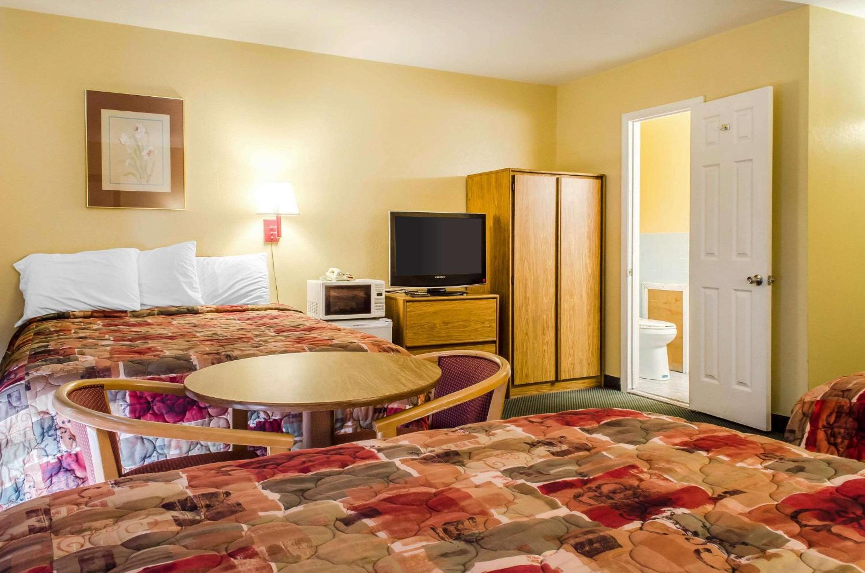 Lewisburg Vacations - Relax Inn - Property Image 1