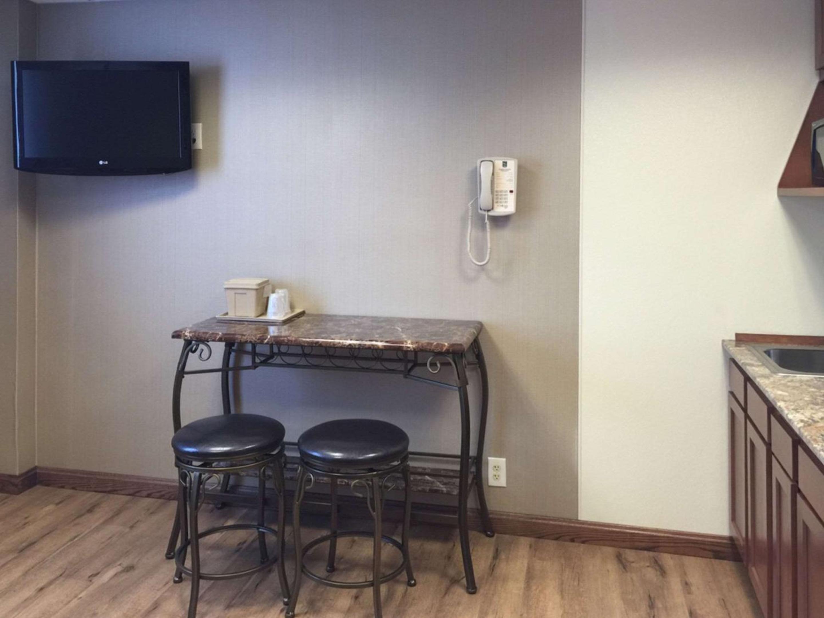 Franklin Vacations - Quality Inn  Conference Center - Property Image 9