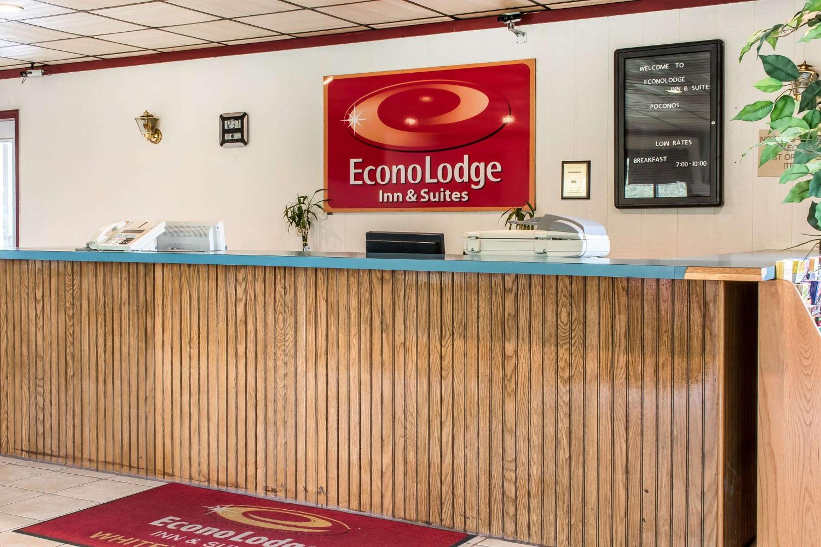 Scranton Vacations - Econo Lodge Inn  Suites Lake Harmony - Pocono Mountains Area - Property Image 3